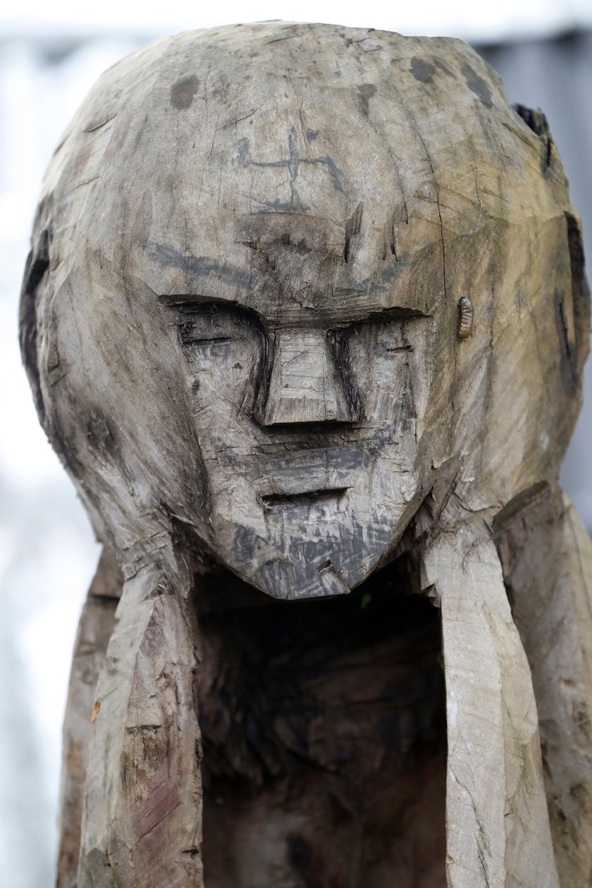 Jarai (Gia Rai) ethnische Gruppe. Schutzgeist eines Jarai-Grabes. Holzstatue. Kon Tum. Vietnam von Unbekannt