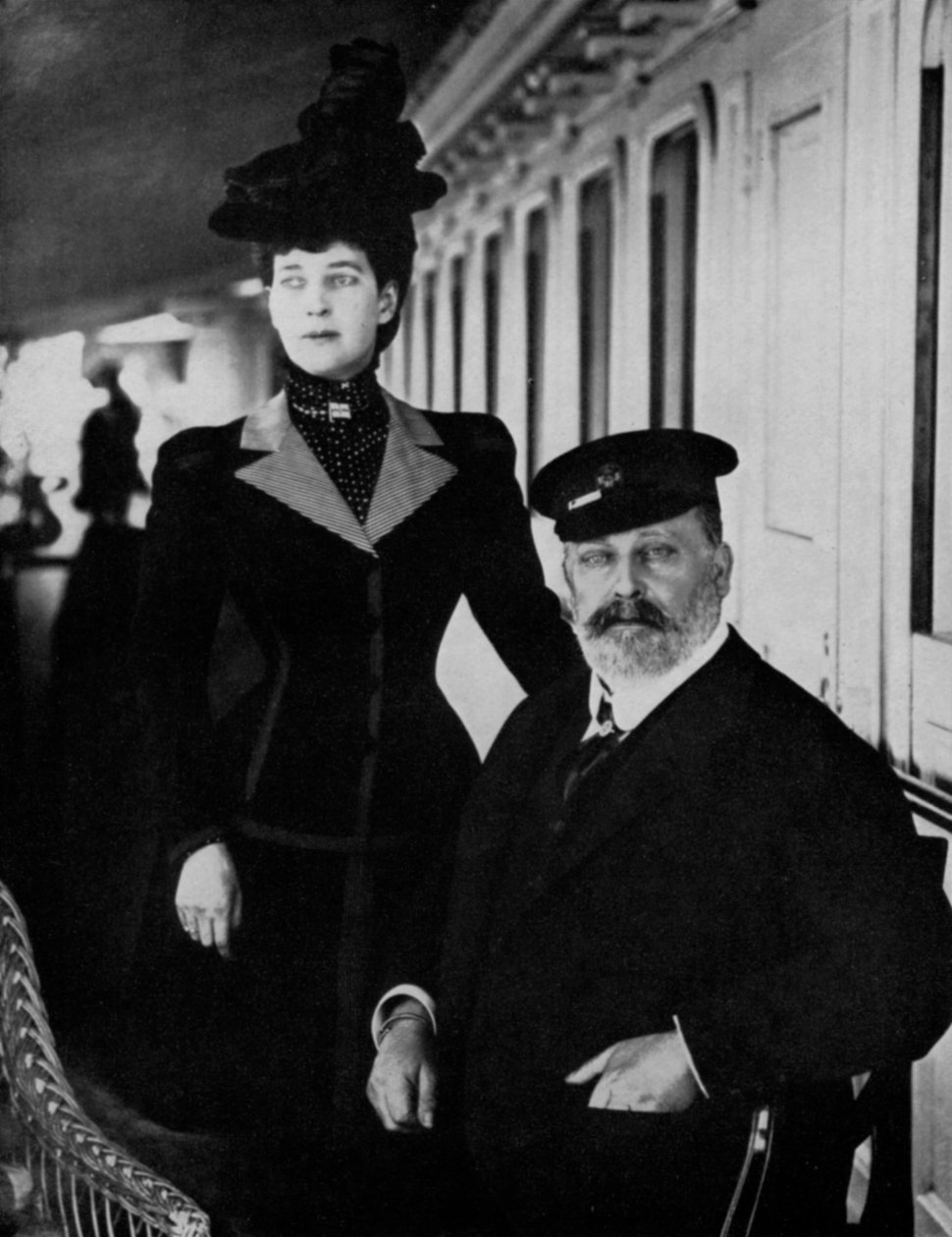 König Edward VII. und Königin Alexandra in Cowes, Isle of Wight, August 1909 von Unbekannt