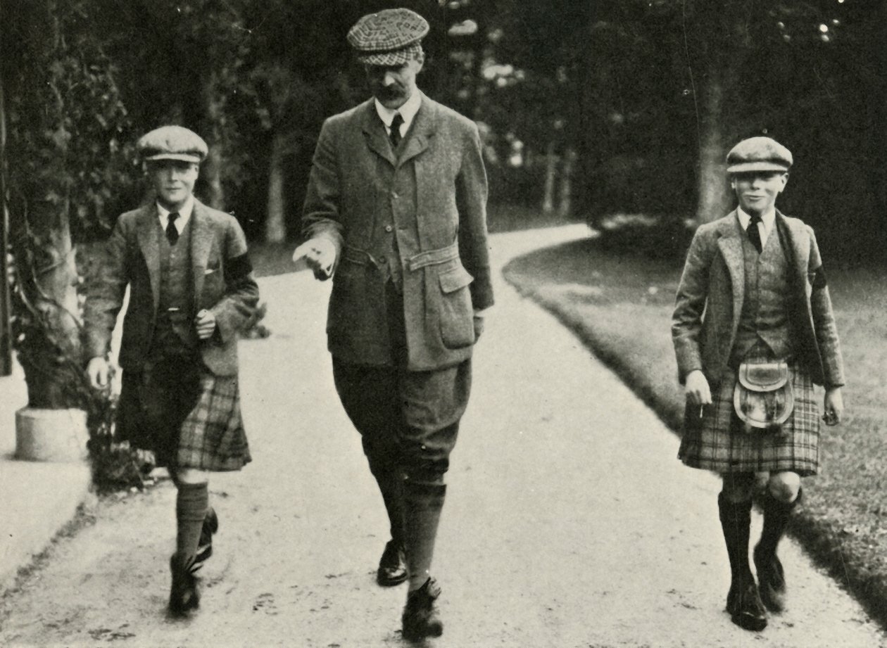 König Georg VI. und der Ex-König Edward VIII. mit ihrem Tutor Mr. Hansel von Unbekannt