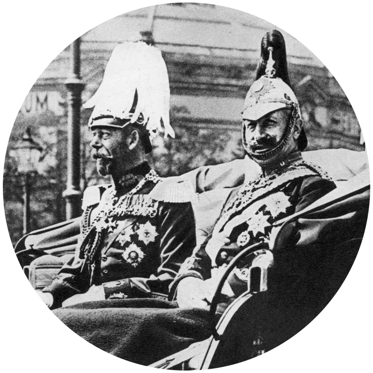 König Georg V. von Großbritannien und der deutsche Kaiser, Berlin, 1913 von Unbekannt
