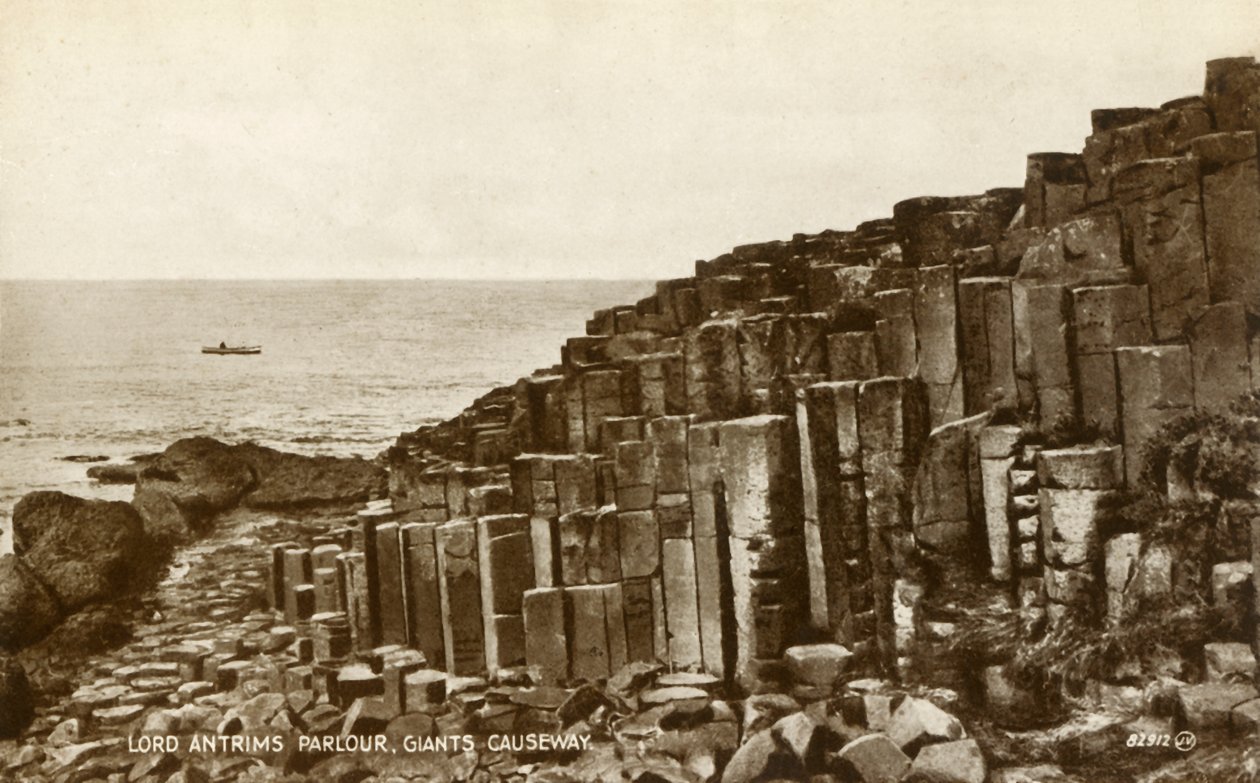 Lord Antrims Salon, Giants Causeway, spätes 19. - frühes 20. Jahrhundert von Unbekannt