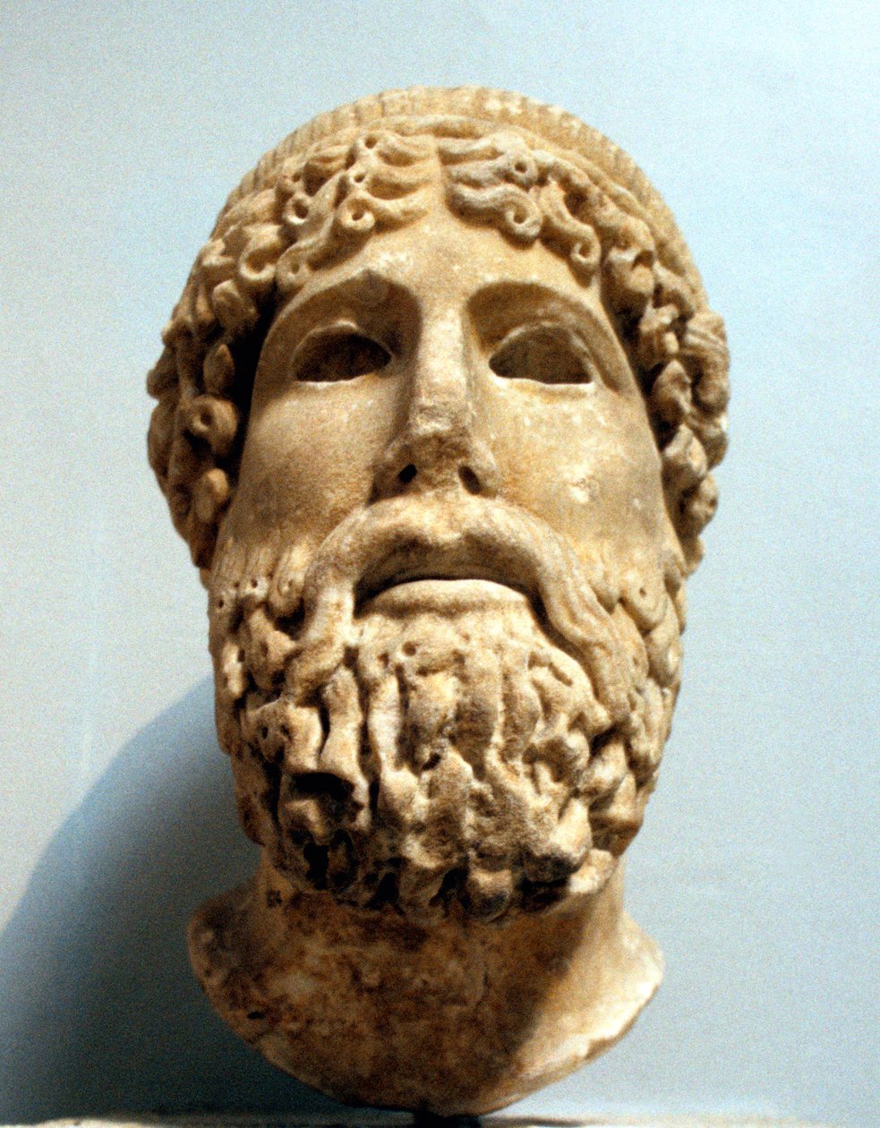 Marmorkopf, wahrscheinlich des antiken griechischen Gottes Zeus, möglicherweise 1. Jahrhundert v. Chr. von Unbekannt