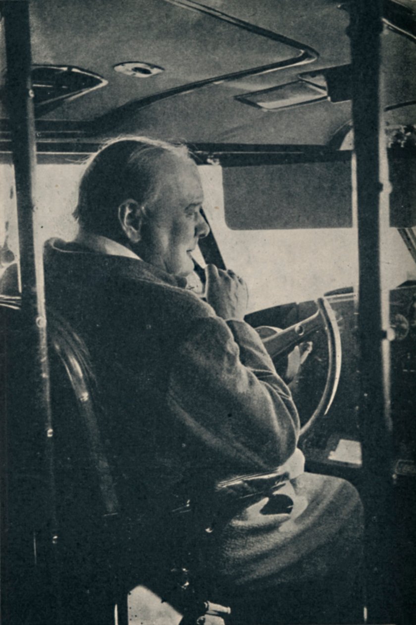 Herr Churchill mit der R.A.F. - am Steuer des Flugboots Berwick, 1942, 1945 von Unbekannt