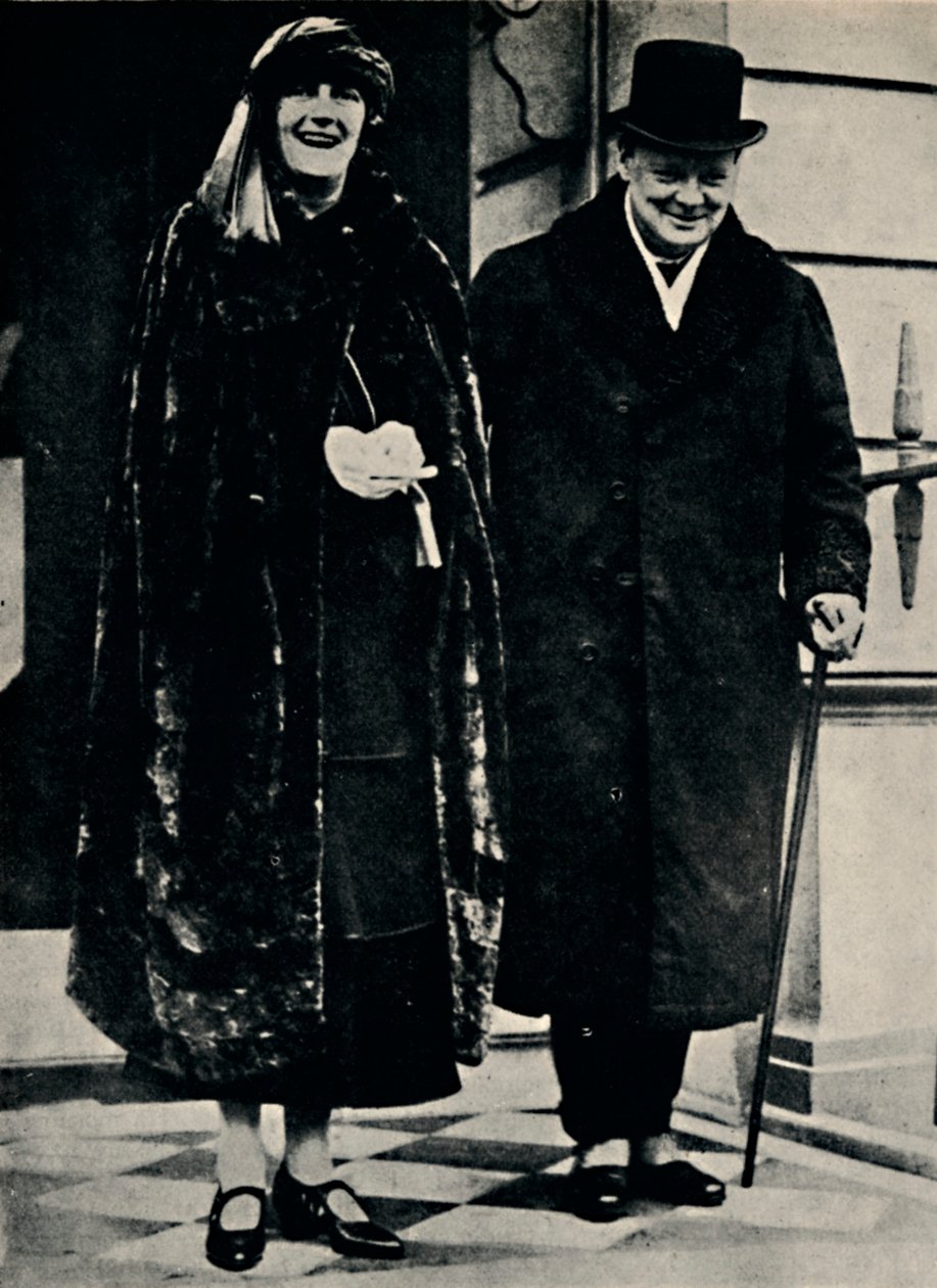 Herr und Frau Churchill in den frühen Zwanzigern, 1923, 1945 von Unbekannt