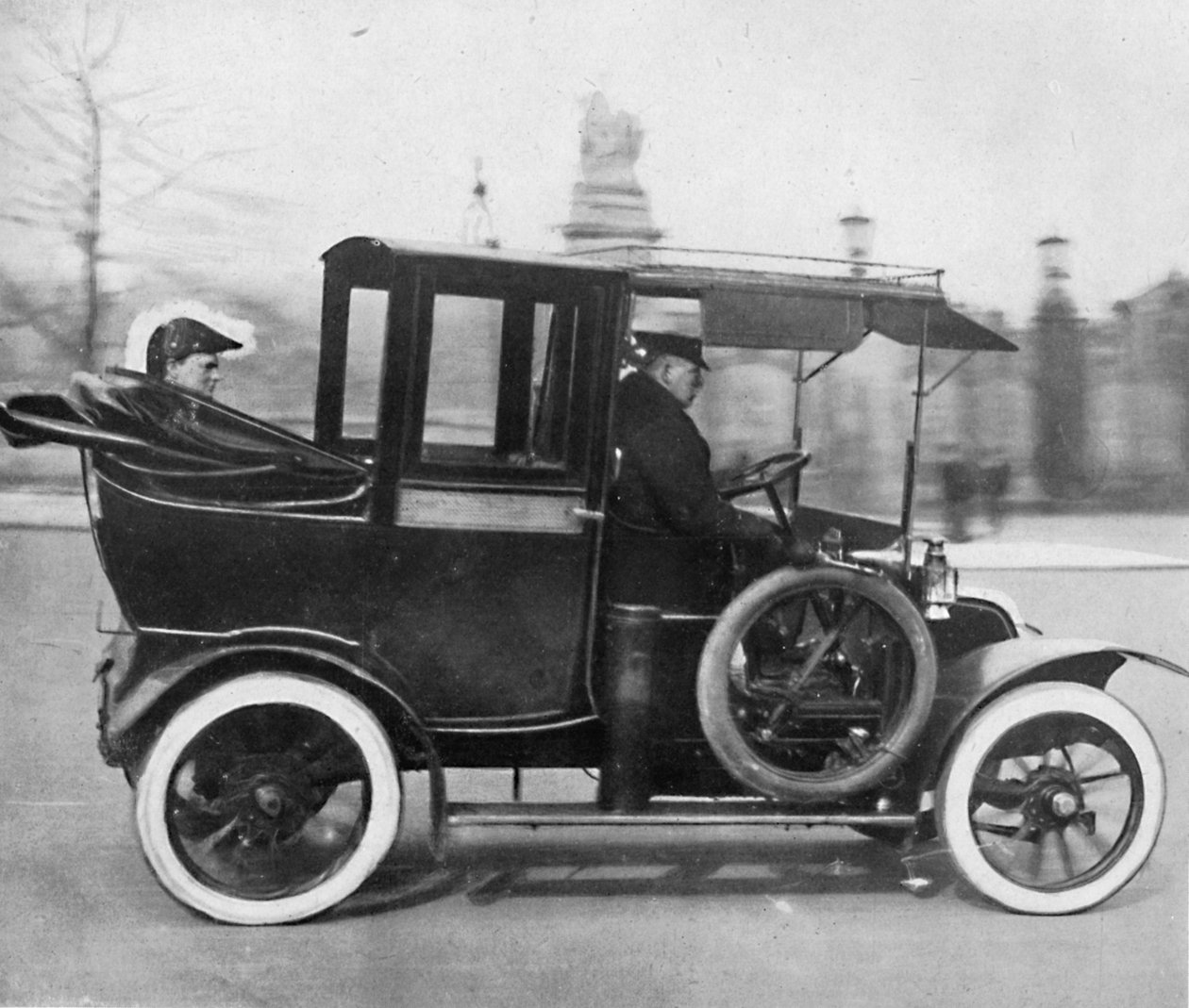 Am 2. März 1911 ging Innenminister Mr. Winston Churchill zum Palast, 1911 von Unbekannt