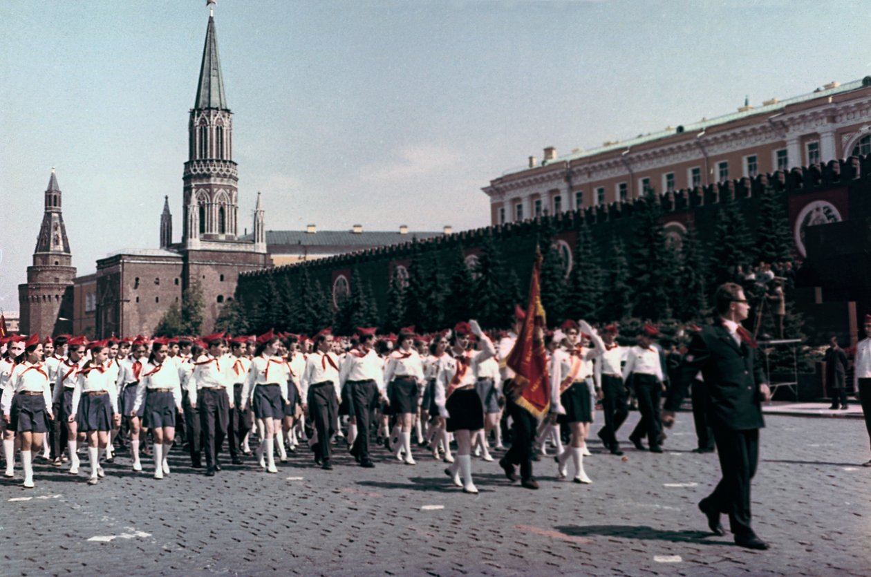 Parade der Jungen Pioniere, Roter Platz, Moskau, 1972 von Unbekannt