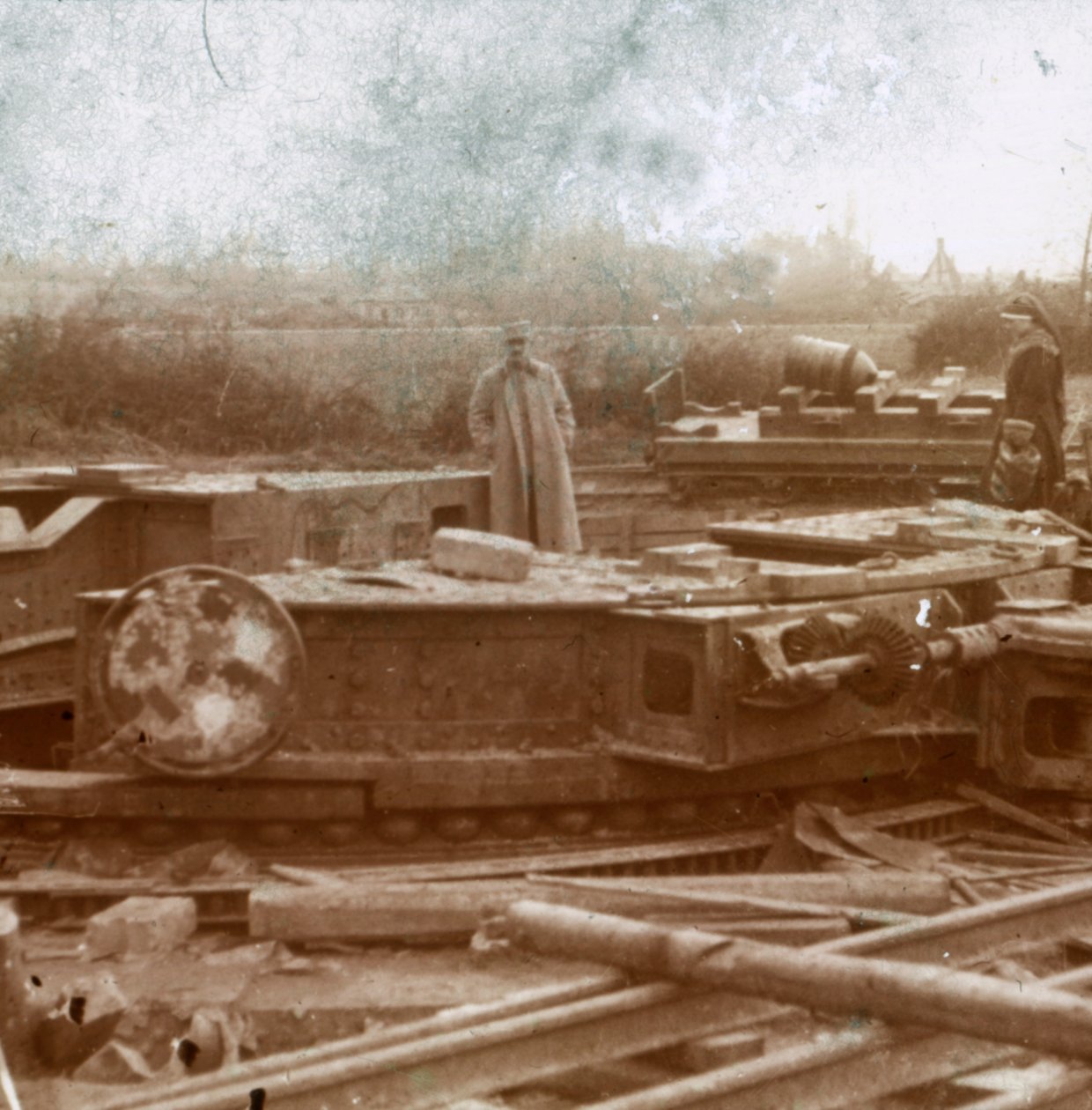 Eisenbahngeschütz für die Big Bertha, um 1914-1918 von Unbekannt