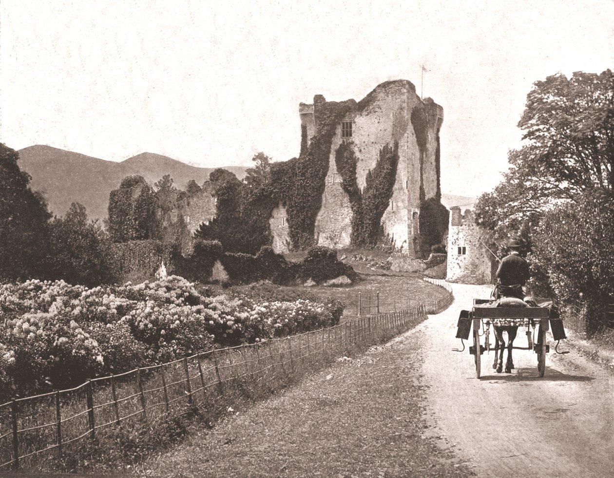 Ross Castle, Isle of Ross, County Kerry, Irland, 1894 von Unbekannt