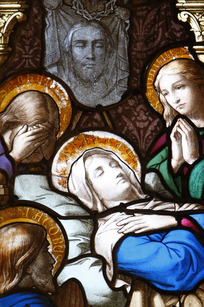Kathedrale Saint-Corentin, Quimper. Glasfenster: Die Entschlafung, Quimper, Frankreich von Unbekannt