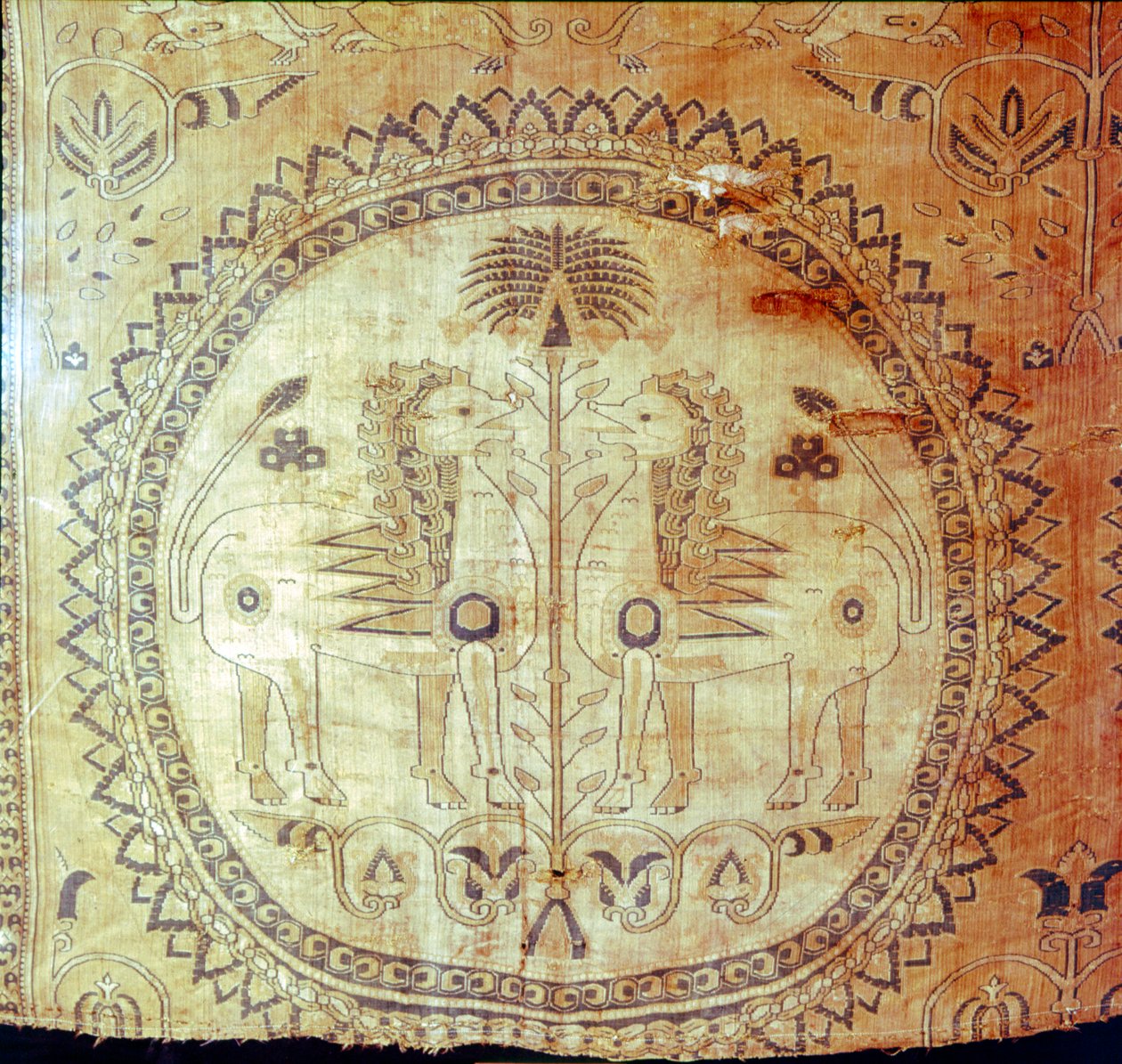Seidenstoff mit Löwen und Palmen, Buk Kham Region, Zentralasien, 8.-9. Jahrhundert von Unbekannt
