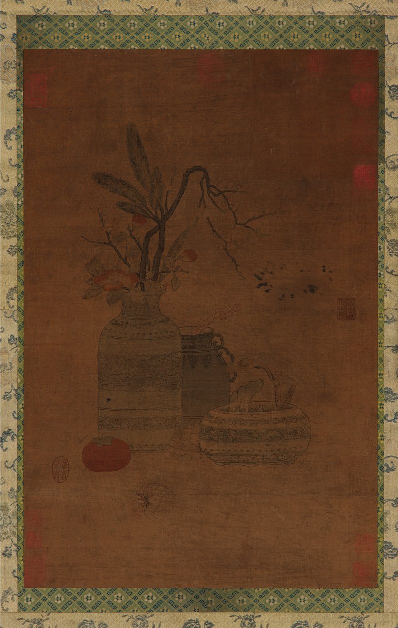 Wandteppich: eine Schale, zwei Krüge, Blumen und Früchte, möglicherweise Ming-Dynastie, 1368-1644 von Unbekannt