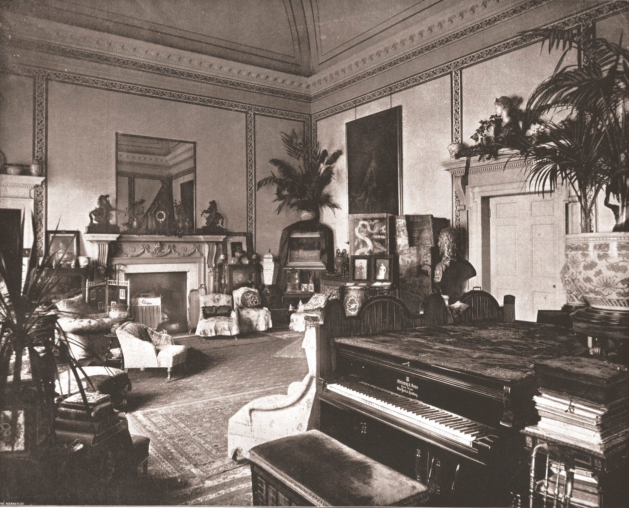 Das Wohnzimmer in der White Lodge, Richmond Park, 1894 von Unbekannt