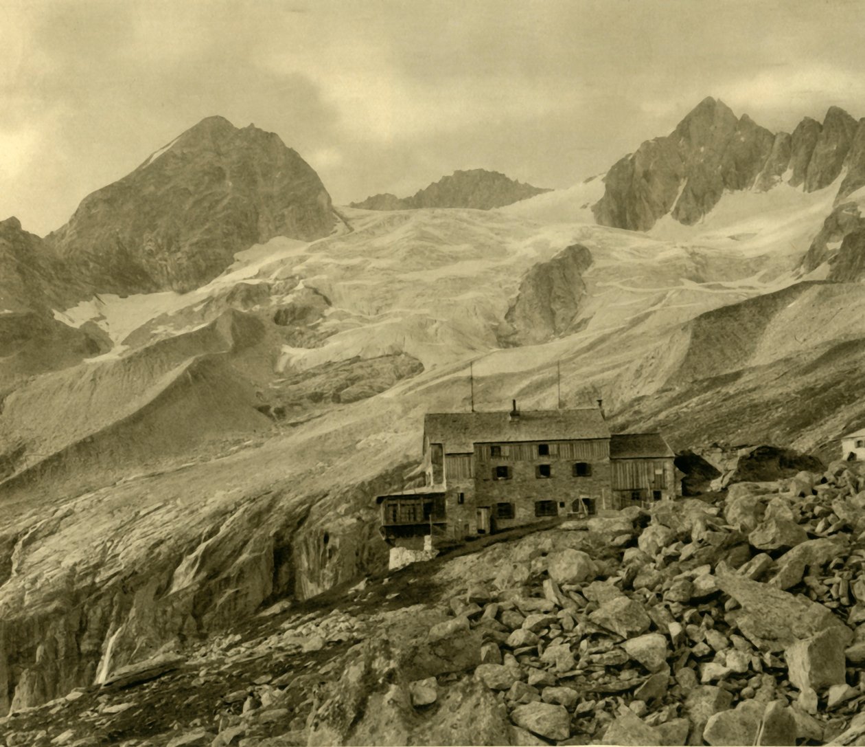 Die Plauener Hütte und der Gletscher, Zillergrund, Tirol, Österreich, ca. 1935 von Unbekannt