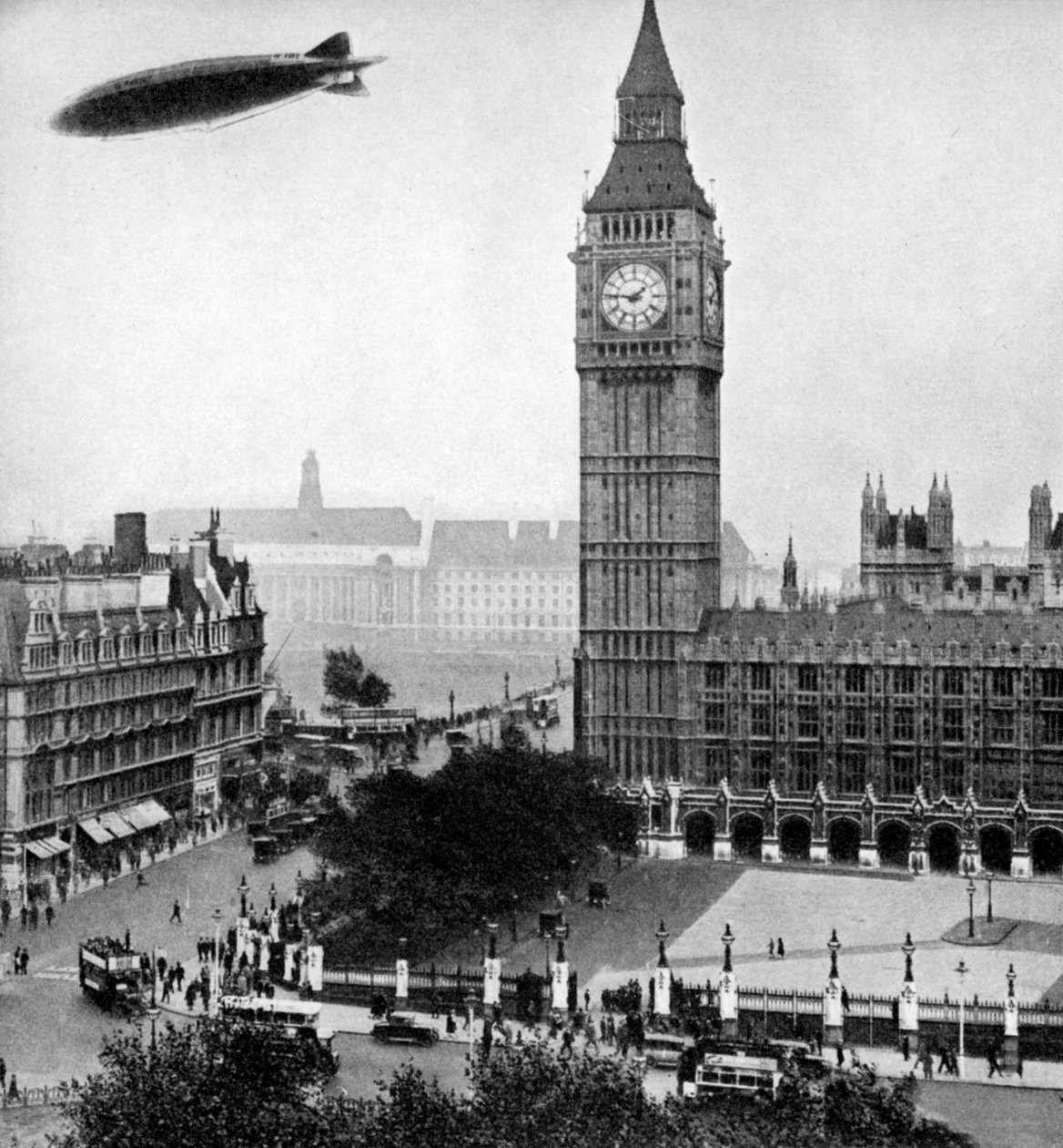 Die R101 überfliegt das House of Commons, 14. Oktober 1929 von Unbekannt