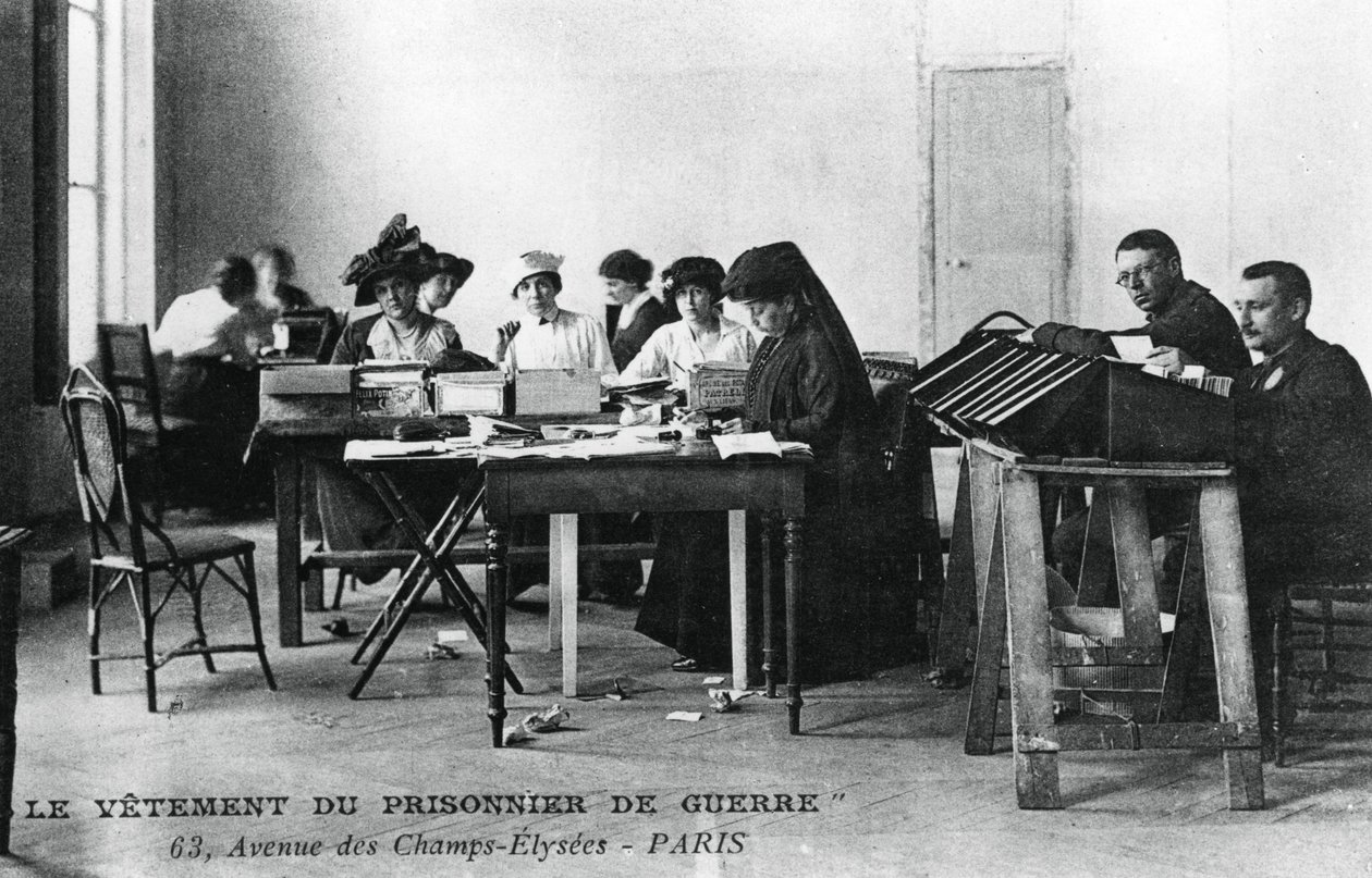 Die Kleidung des Kriegsgefangenen, Champs-Élysées, Paris, Erster Weltkrieg, 1914-1918 von Unbekannt