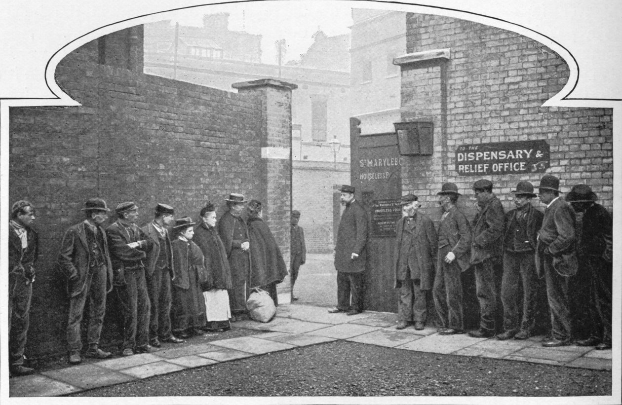 Warten auf den Eintritt ins St. Marylebone Arbeitshaus, Luxborough Street, London, ca. 1901-1903 von Unbekannt