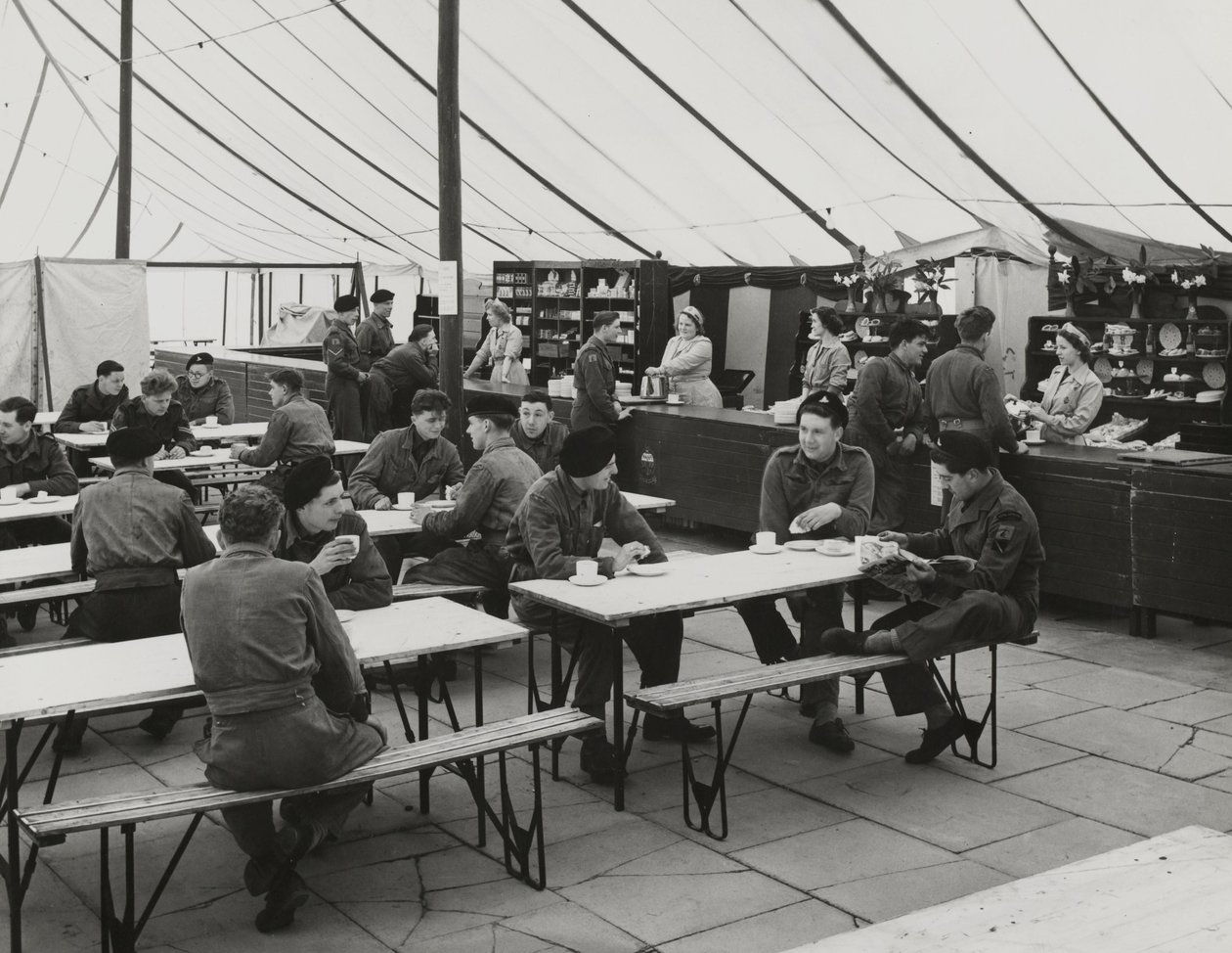 Kantinenzelt, Weybourne Sommerlager, April 1954 (s/w Foto) von Unbekannt