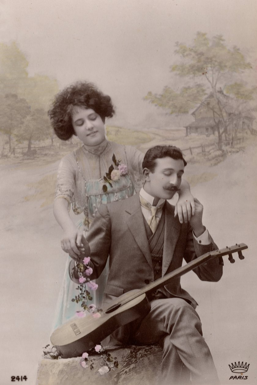 Paar mit Blumen und spanischer Gitarre, Frankreich, ca. 1910 von Unbekannter Künstler
