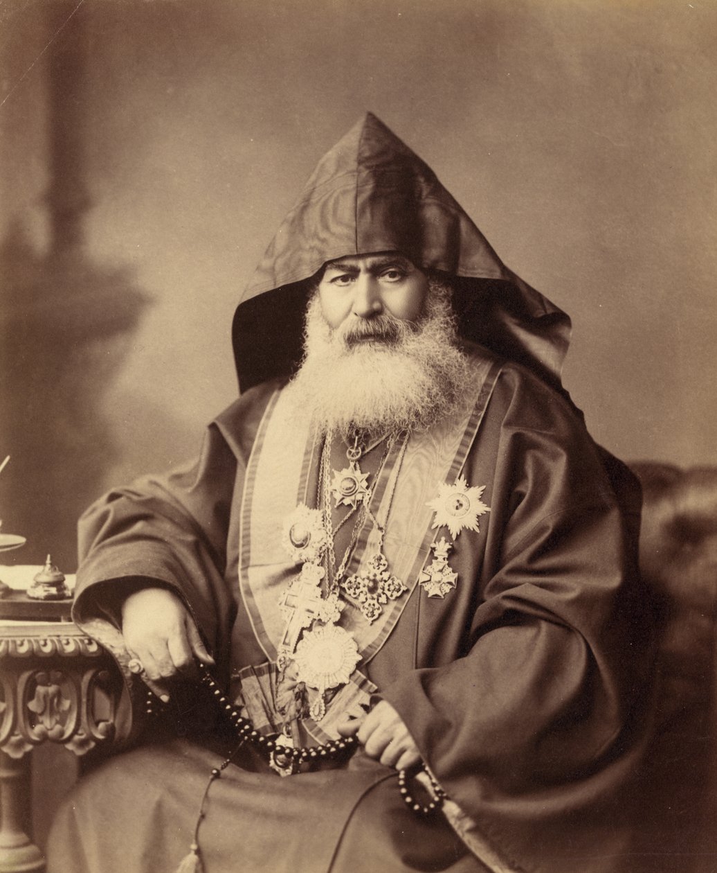 Harootiun Vehabedian, der armenische Patriarch von Jerusalem, 1900-10 von Unbekannt