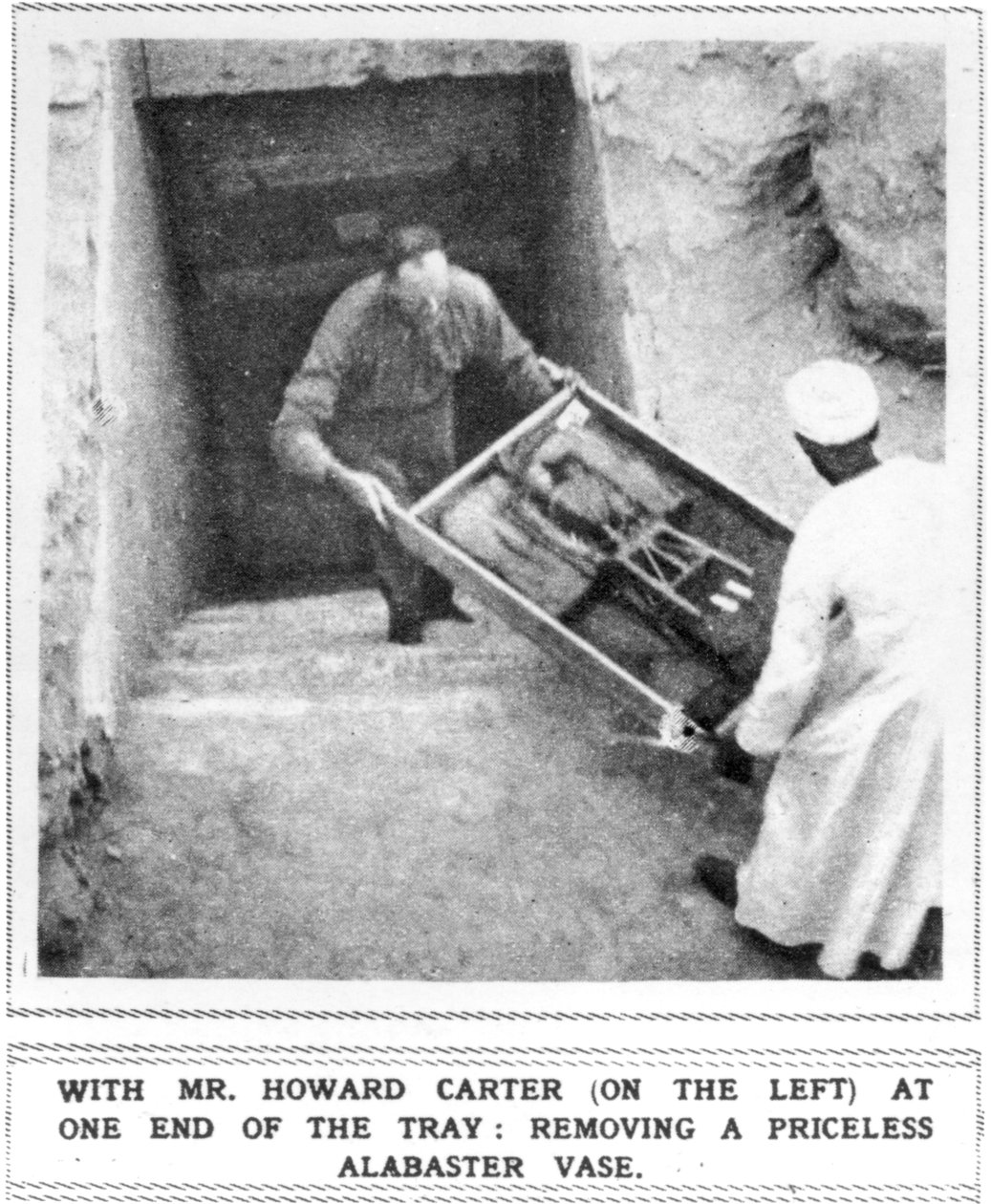 Howard Carter entfernt Schätze aus dem Grab von Tutanchamun von Unbekannt
