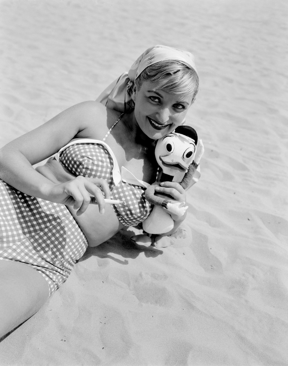 Die Schauspielerin Elena Giusti am Strand von Venedig Lido - 1951 von Unbekannt