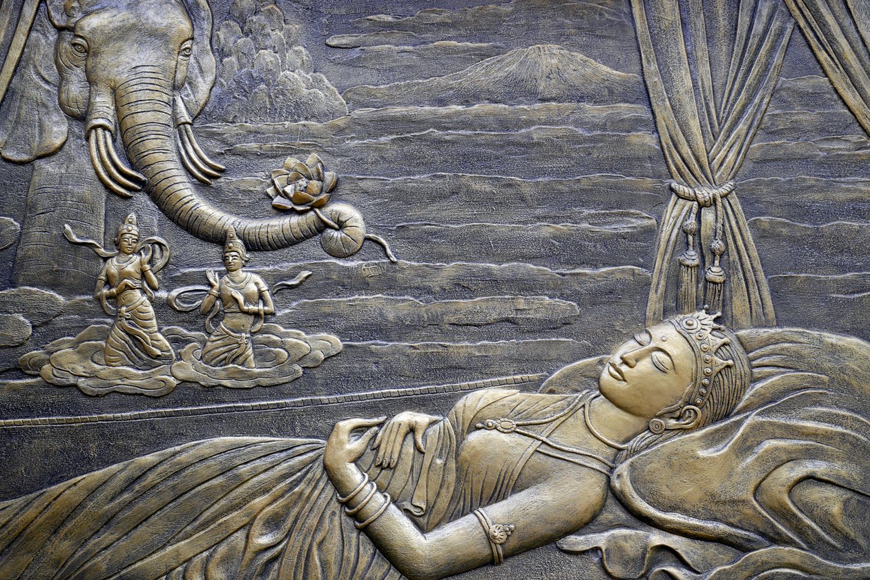Tinh Xa Ngoc Chau buddhistischer Tempel, Das Leben des Buddha, Siddhartha Gautama, Buddhas Mutter Maya träumt von dem weißen Elefanten, der in ihren Schoß eintritt, Chau Doc, Vietnam, 2018 (Foto) von Unbekannt
