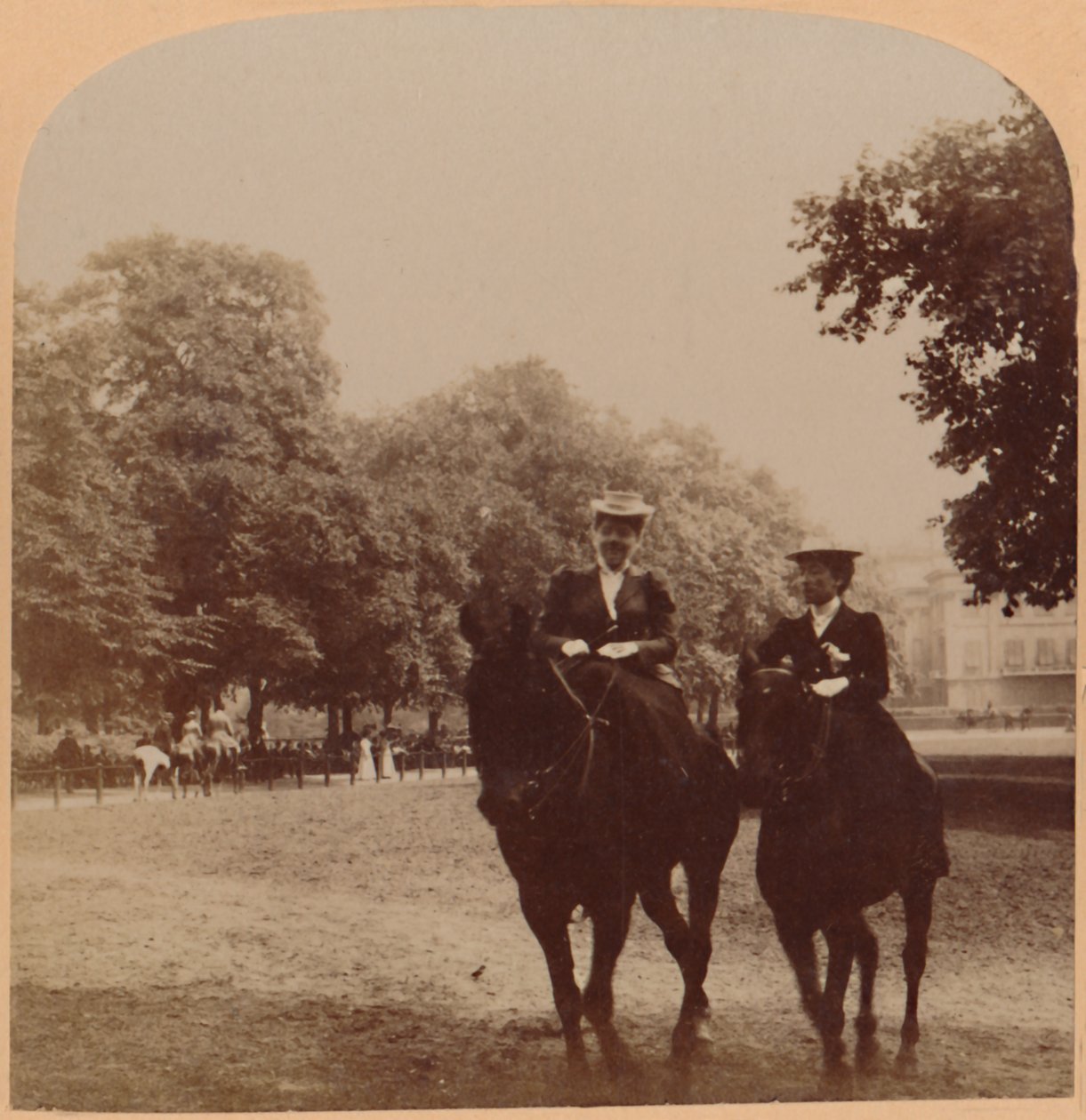 Ein früher Morgenausritt, Rotten Row, Hyde Park, London, England, 1896 von Underwood and Underwood