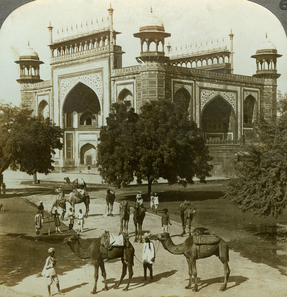 Grab von Akbar, Sikandarah, Uttar Pradesh, Indien, um 1900er Jahre von Underwood and Underwood
