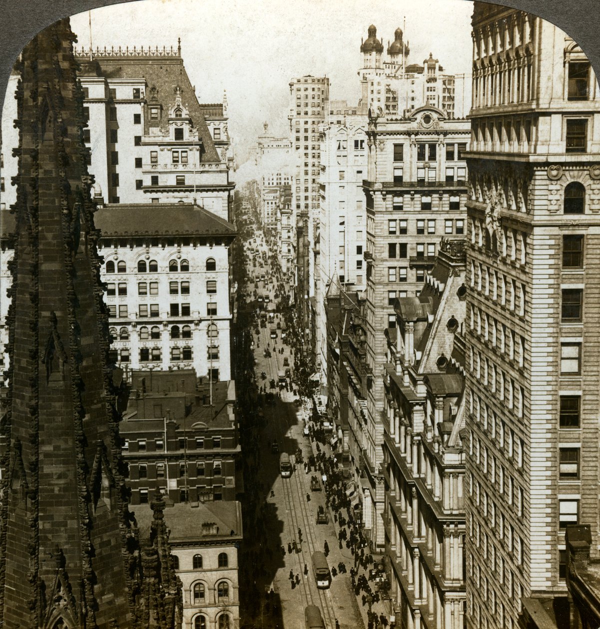 Trinity Church und Broadway, New York, USA von Underwood and Underwood