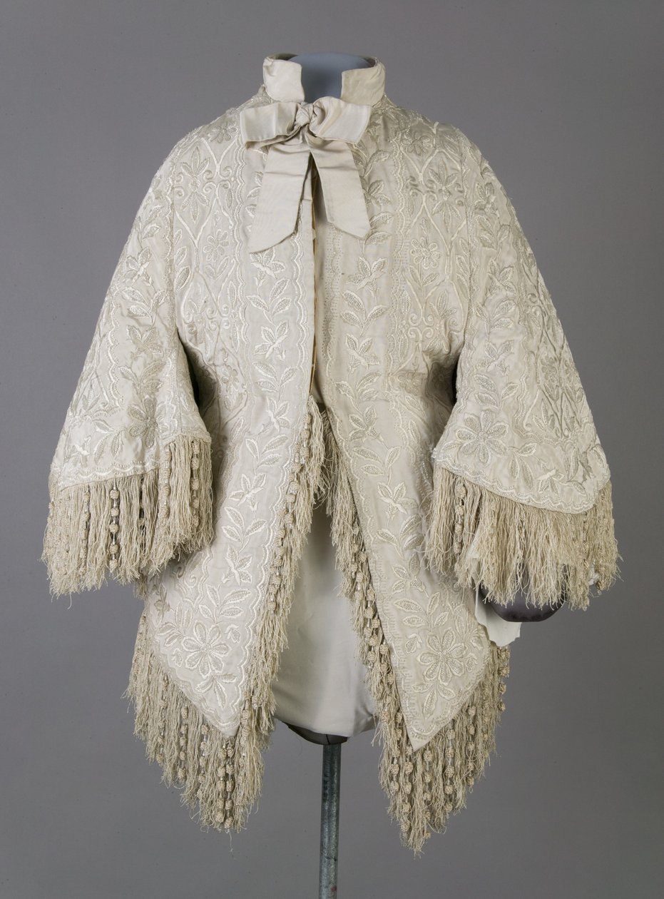 Bertha Palmers Mantel, ca. 1870 (Vorderansicht), gerippter Seidenmoiré, Fransen und Kristallperlen von Unknown artist