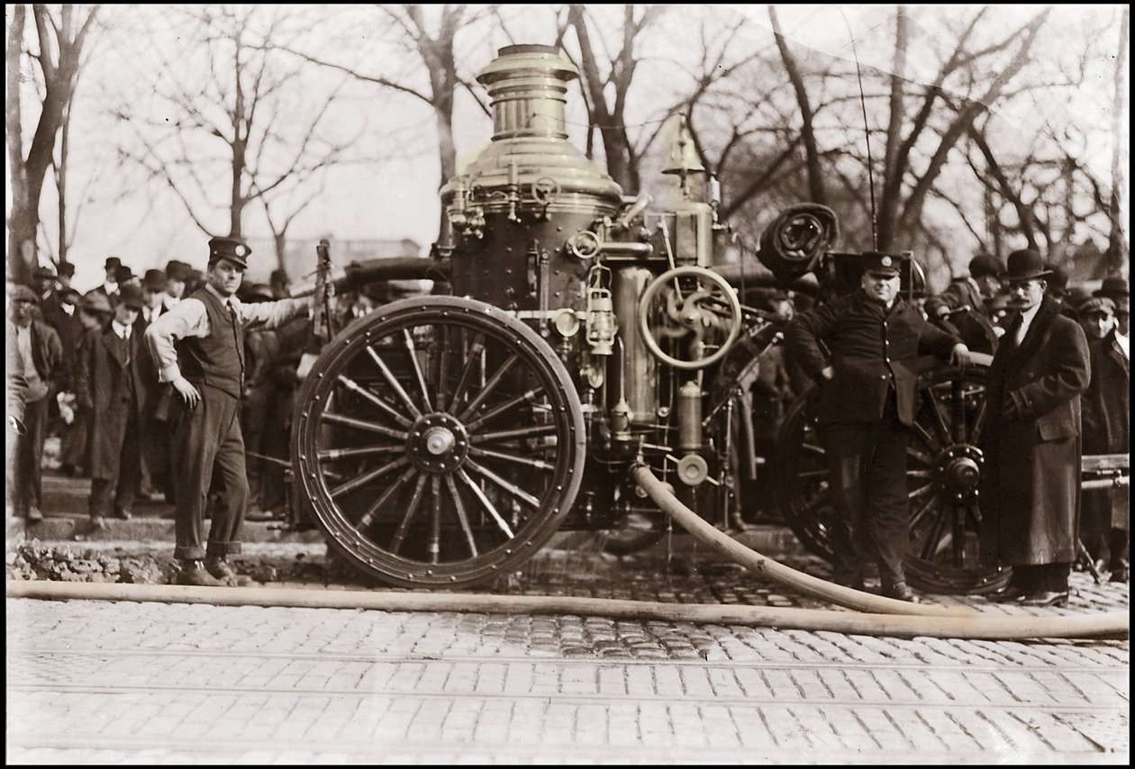 Feuerwehrpumpe der New Yorker Feuerwehr 1909 von Unknown artist