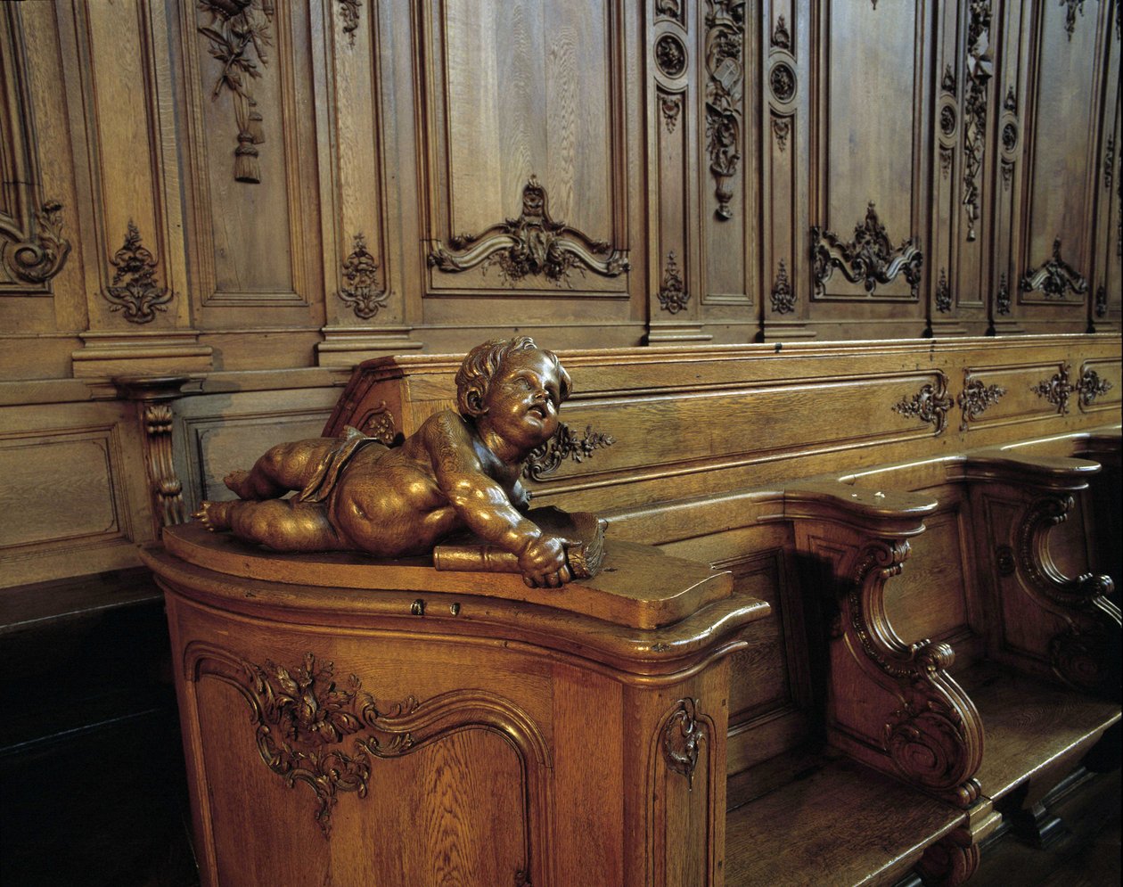 Barockarchitektur: Holzstall, der einen Engel darstellt, Attribut des Evangelisten Matthäus. Chor (18. Jahrhundert) der Kirche St. Stephan. Innenansicht. Marmoutier, Bas-Rhin (67). von Unknown artist