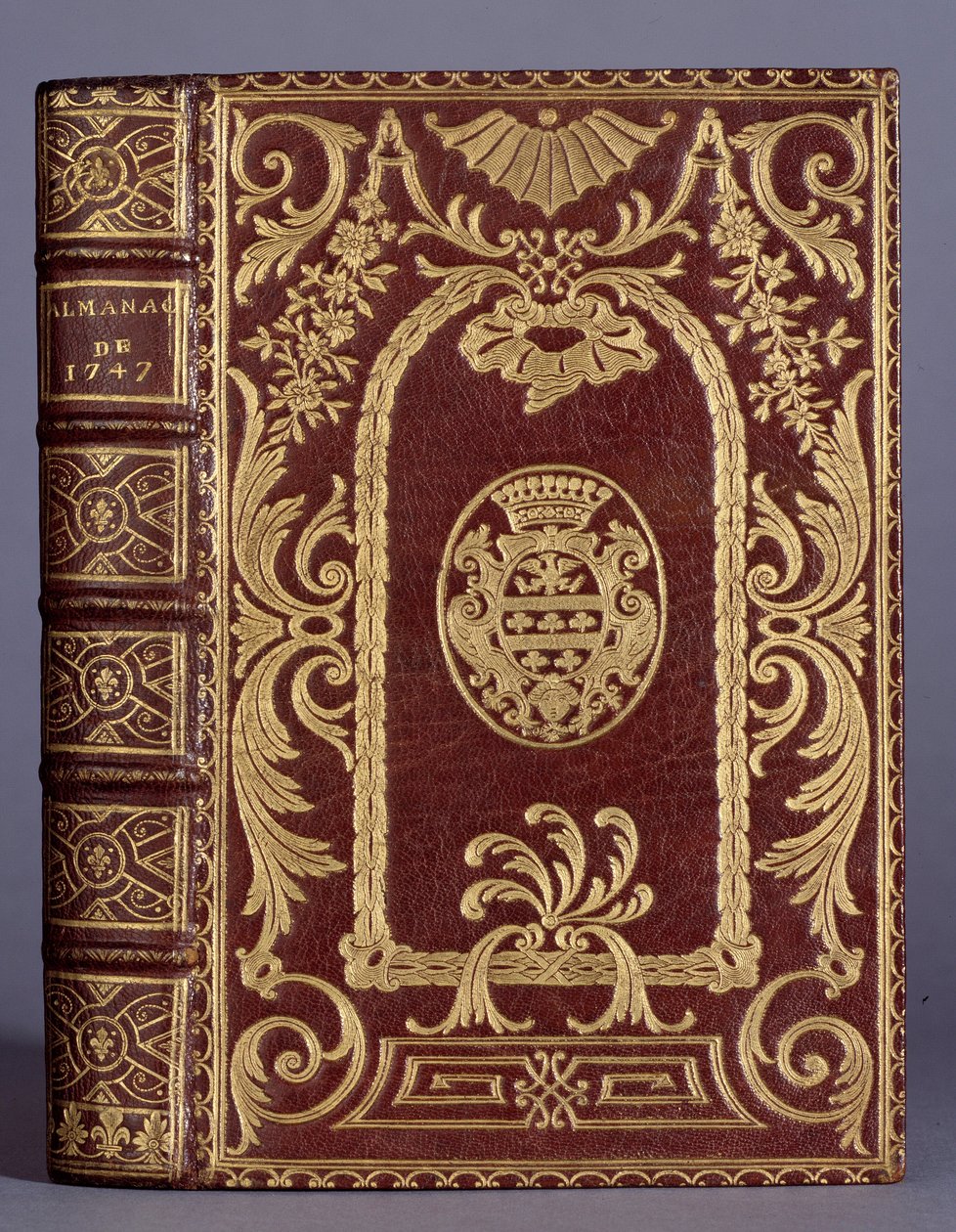 Buchdeckel, Einband mit verschiedenen Verzierungen zu den Wappen der Familie Cotte eines Almanachs von 1747. Paris, Kunstgewerbemuseum von Unknown artist