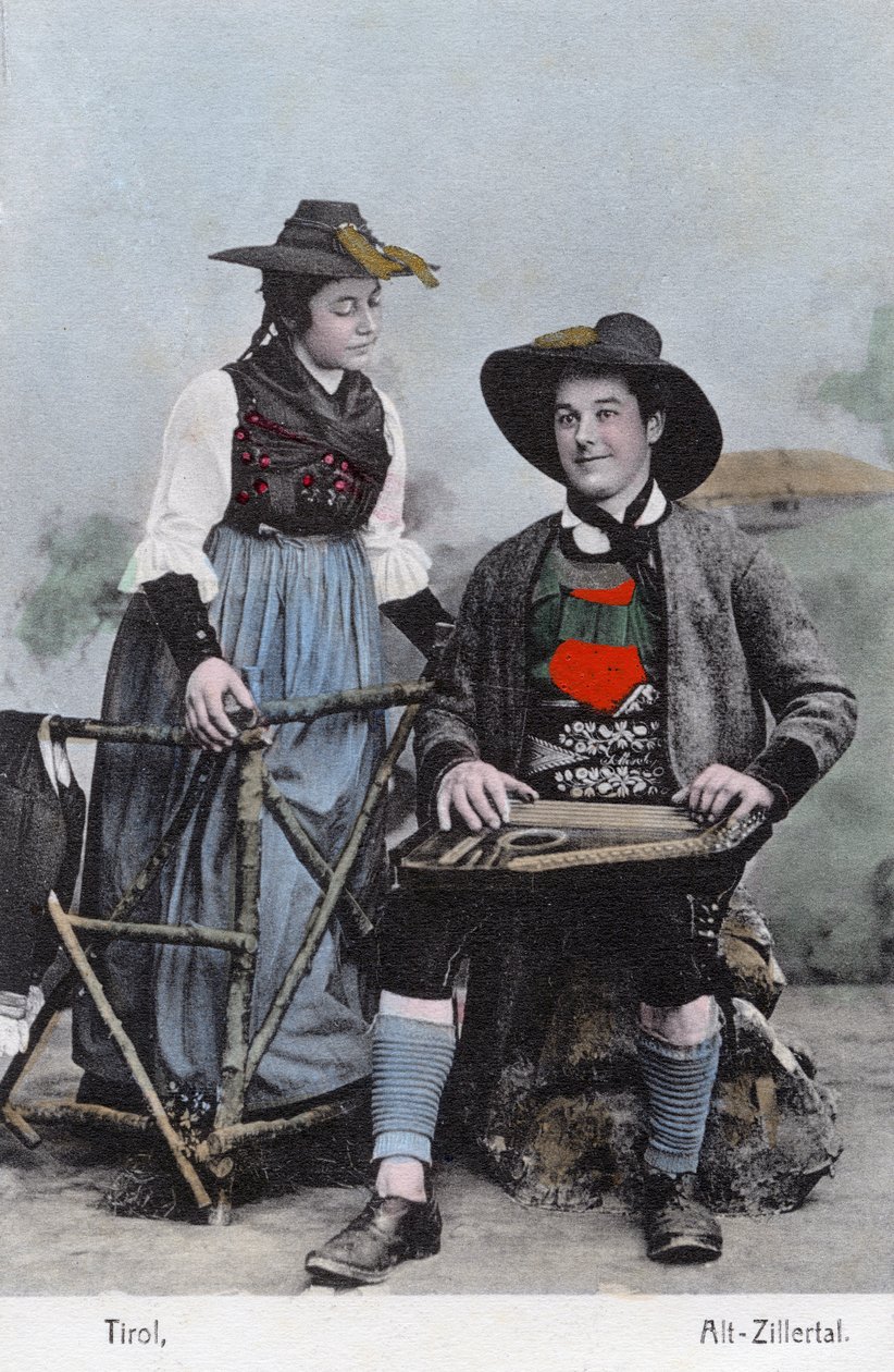 Paar in traditioneller Tracht, Alt - Zillertal, Tirol von Unknown photographer
