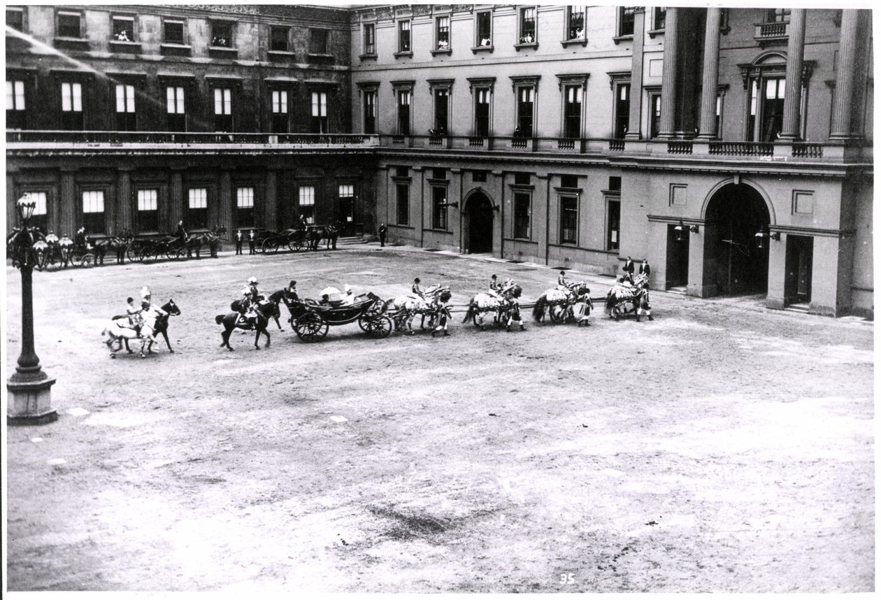 Königin Victoria verlässt den Buckingham Palace, Diamantjubiläum, 22. Juni 1897 von Unknown photographer