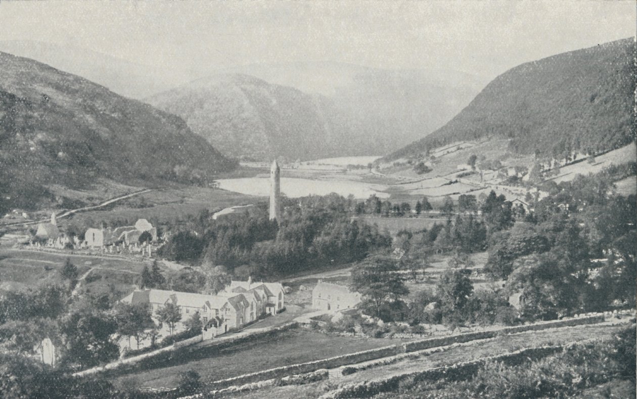 Ein irisches Dorf Glendalough, 1910 von Valentine and Sons Ltd