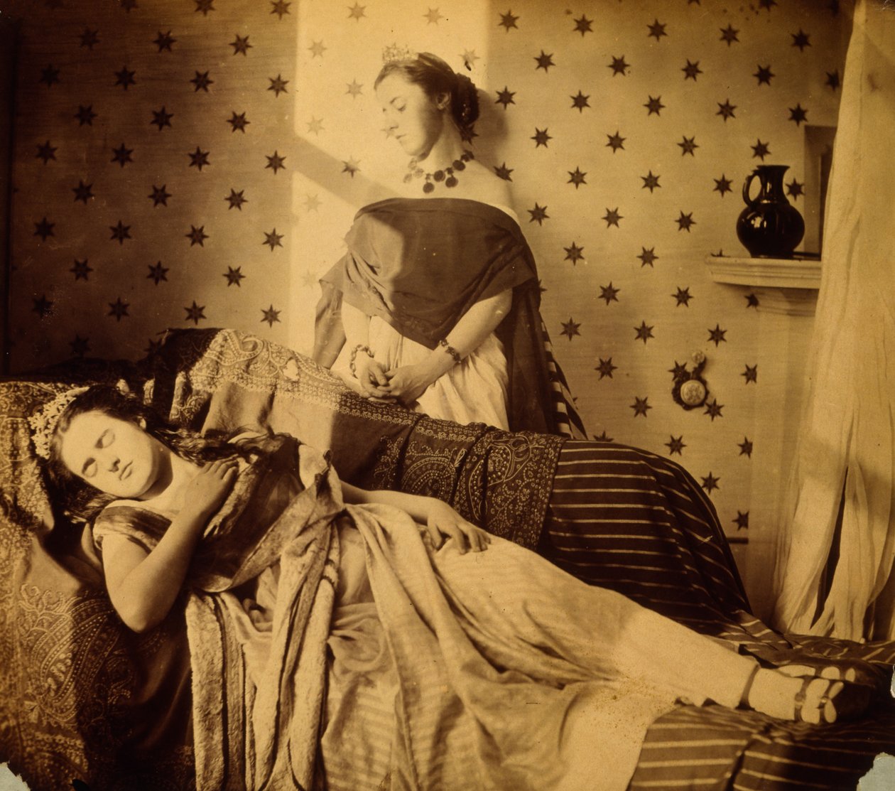 Fotografische Studie von Isabella Grace und Clementina Maude, ca. 1853-4 von Viscountess Hawarden