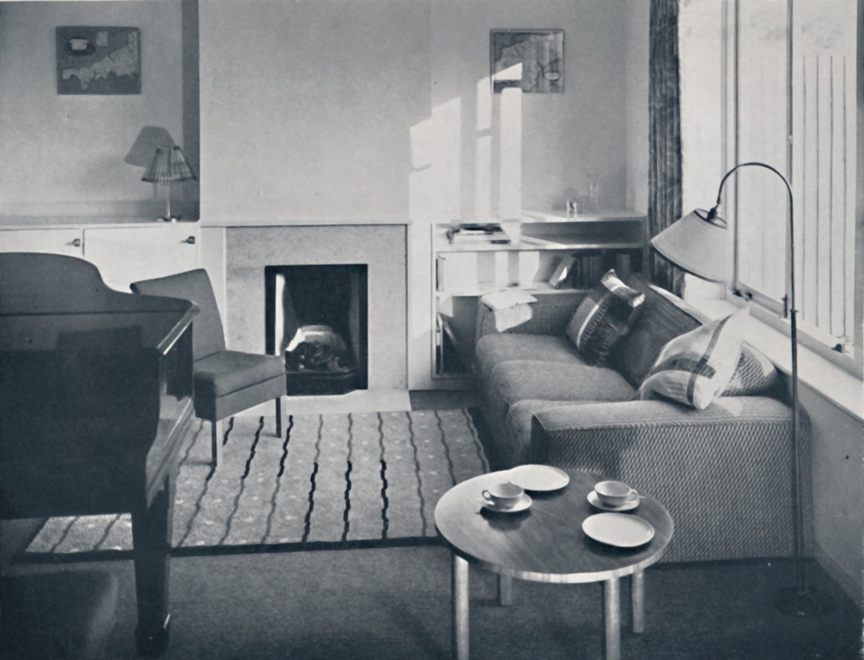 Elsa Booth - Wohnzimmer, das für einen großen Flügel geplant war, 1939 von W. Dennis Moss