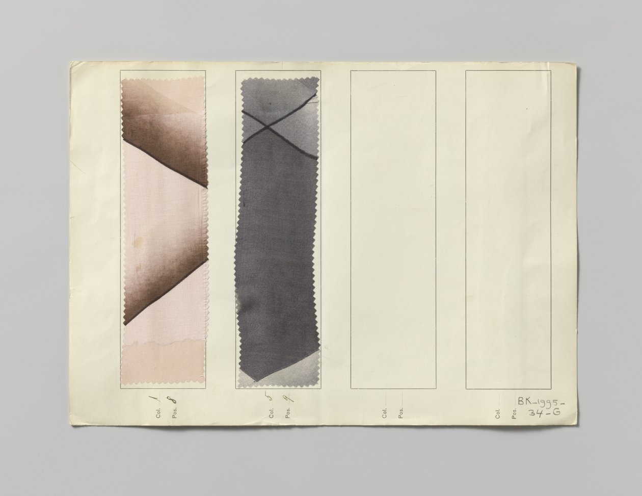 Stoffprobe mit bedruckter Seide, Muster Diana von Wiener Werkstätte