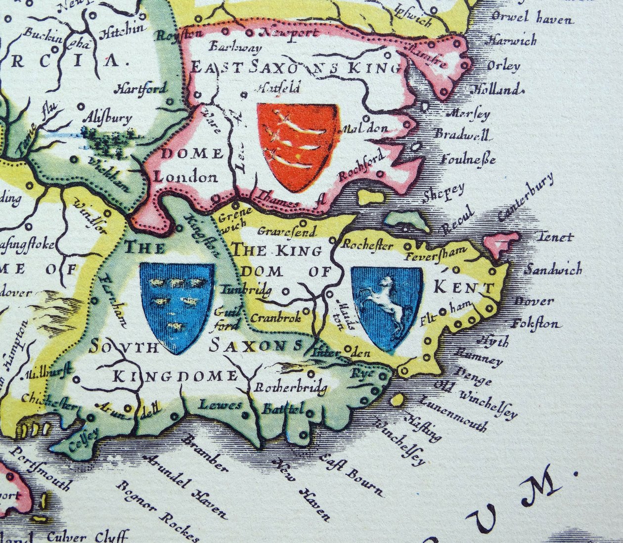 Schilde von Sussex, Kent und Essex aus der Heptarchie; ein Sammelname für die angelsächsischen Königreiche Süd-, Ost- und Mittelenglands in der Spätantike und im frühen Mittelalter von Willem Blaeu