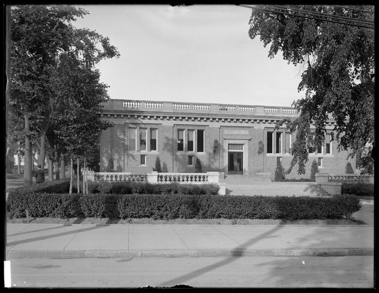 Elmhurst-Zweigstelle der Queens Borough Public Library; Eine Carnegie-Bibliothek, ca. 1910 von William Davis Hassler