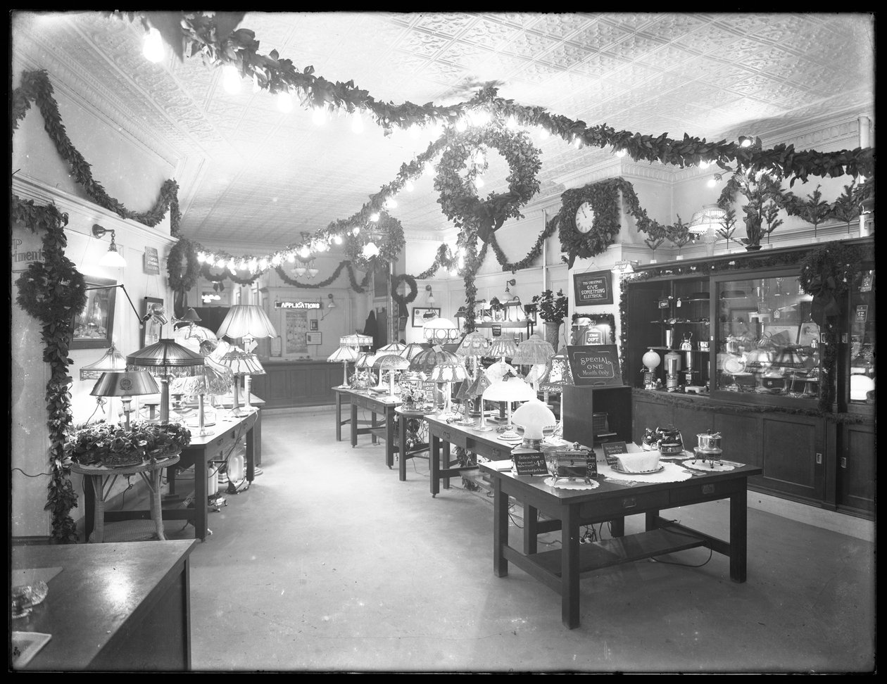 Innenansicht, von vorne nach hinten, der United Electric Light und Power Company, W. 138th Street und Hamilton Place, New York City, 17. Dezember 1914 von William Davis Hassler
