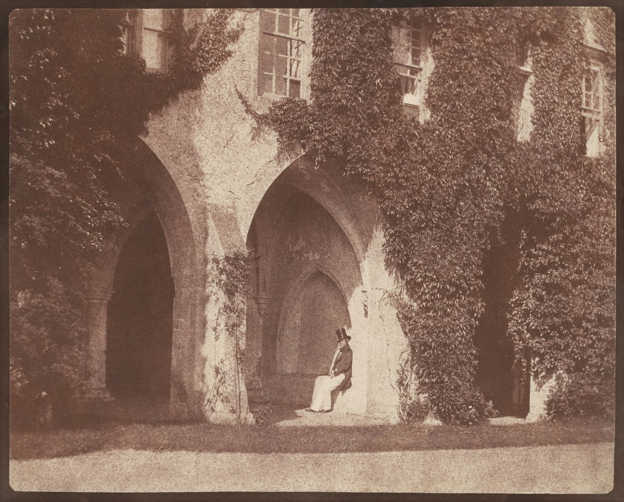Reverend Calvert Jones in den Kreuzgängen von Lacock Abbey von William Henry Fox Talbot