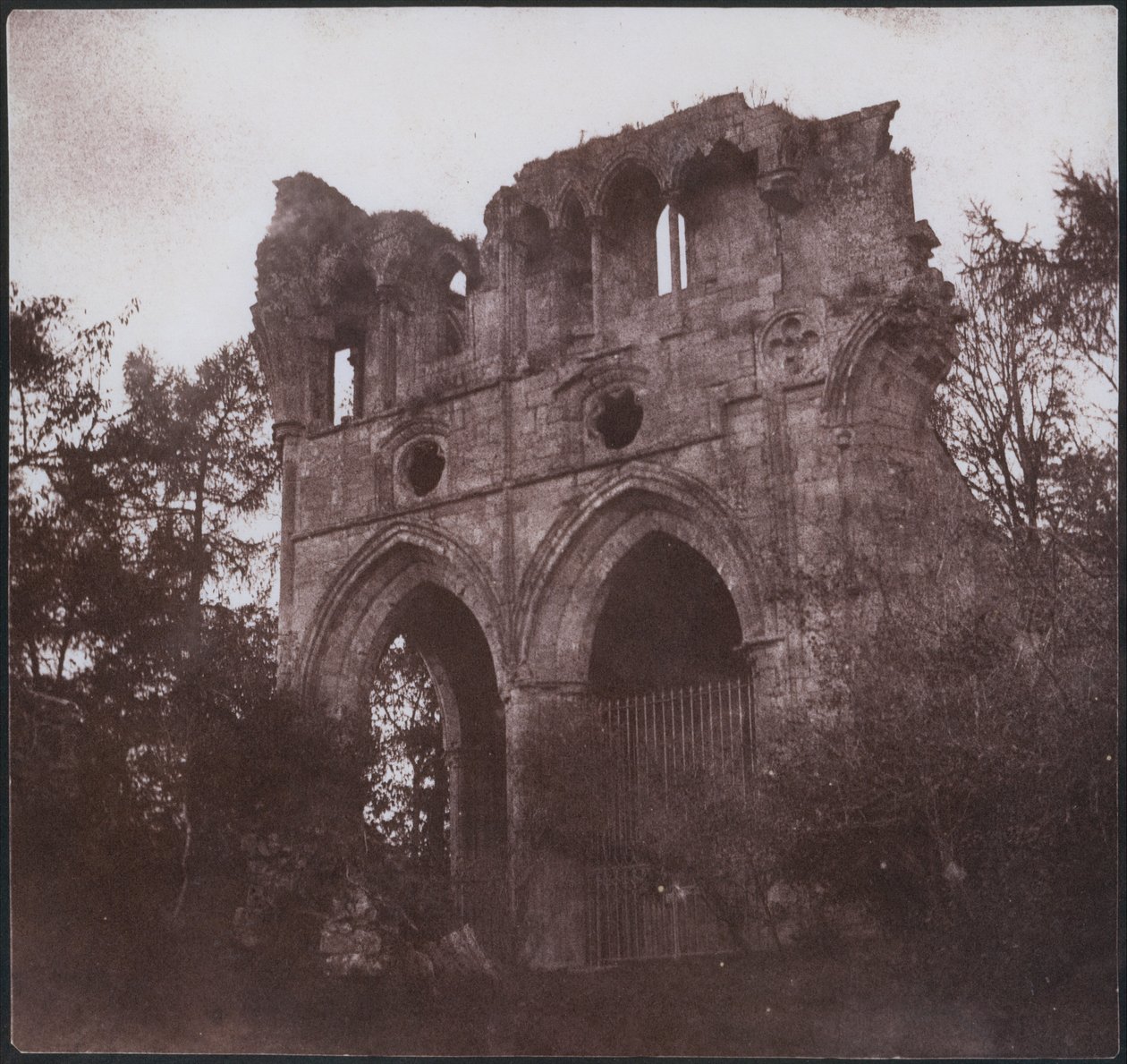 Das Grab von Sir Walter Scott in der Abtei von Dryburgh von William Henry Fox Talbot