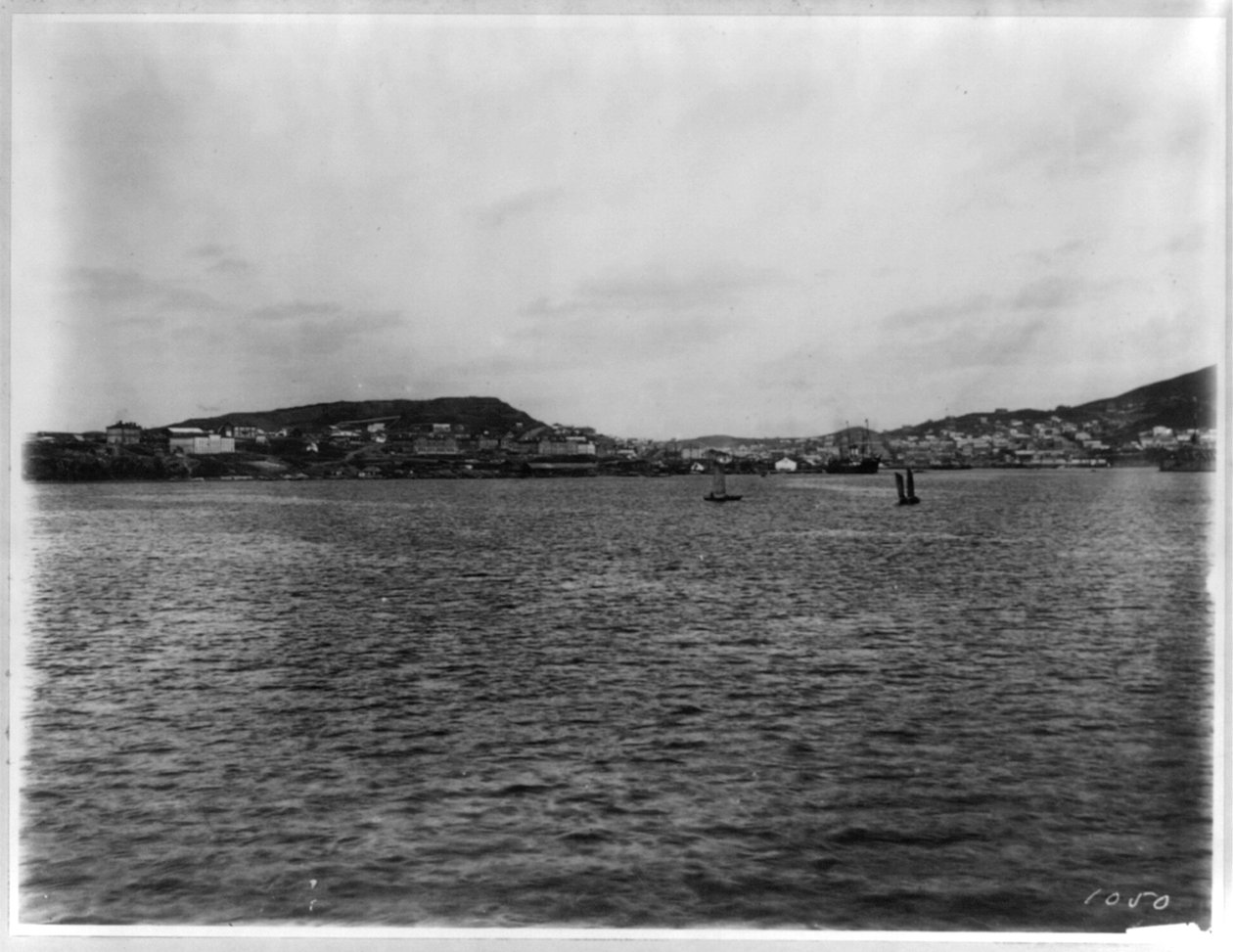 Wladiwostok - Panoramablick vom Hafen von William Henry Jackson