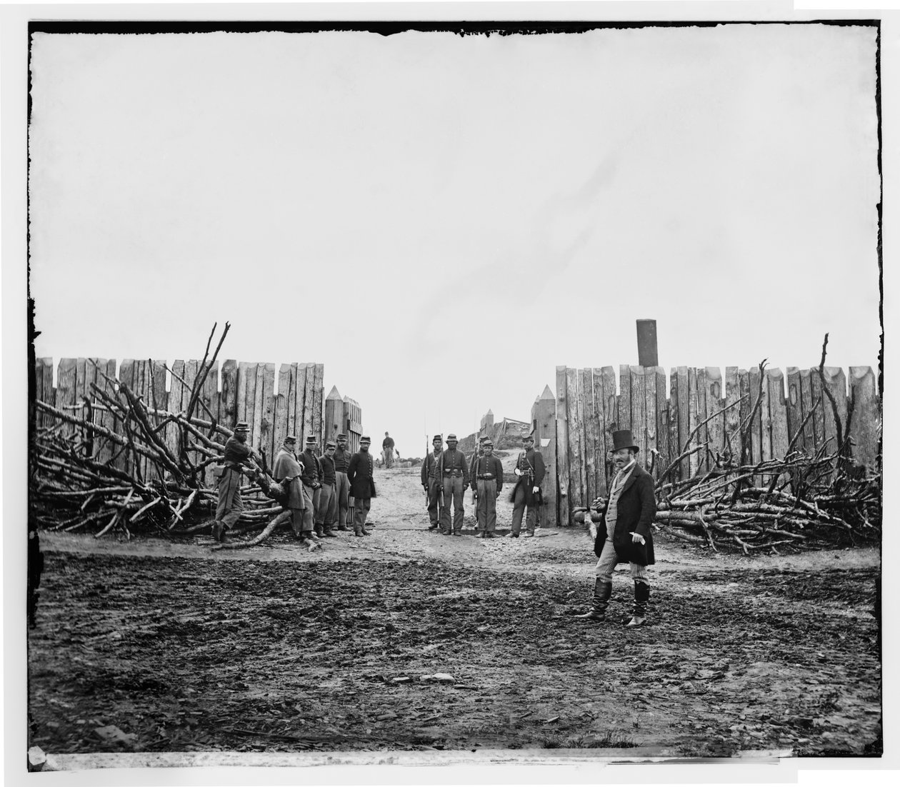 Hintereingang von Fort Corcoran auf den Arlington Heights, Virginia, Winter ca. 1862 von William Morris Smith