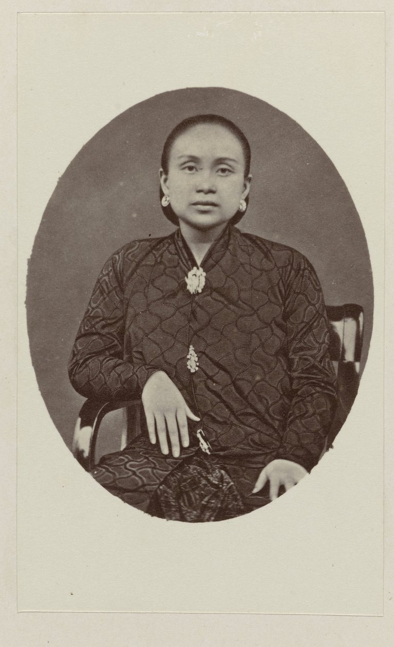 Ehefrau Ratoe von Pakoe Boewono IX, Susuhunan von Surakarta von Woodbury and Page