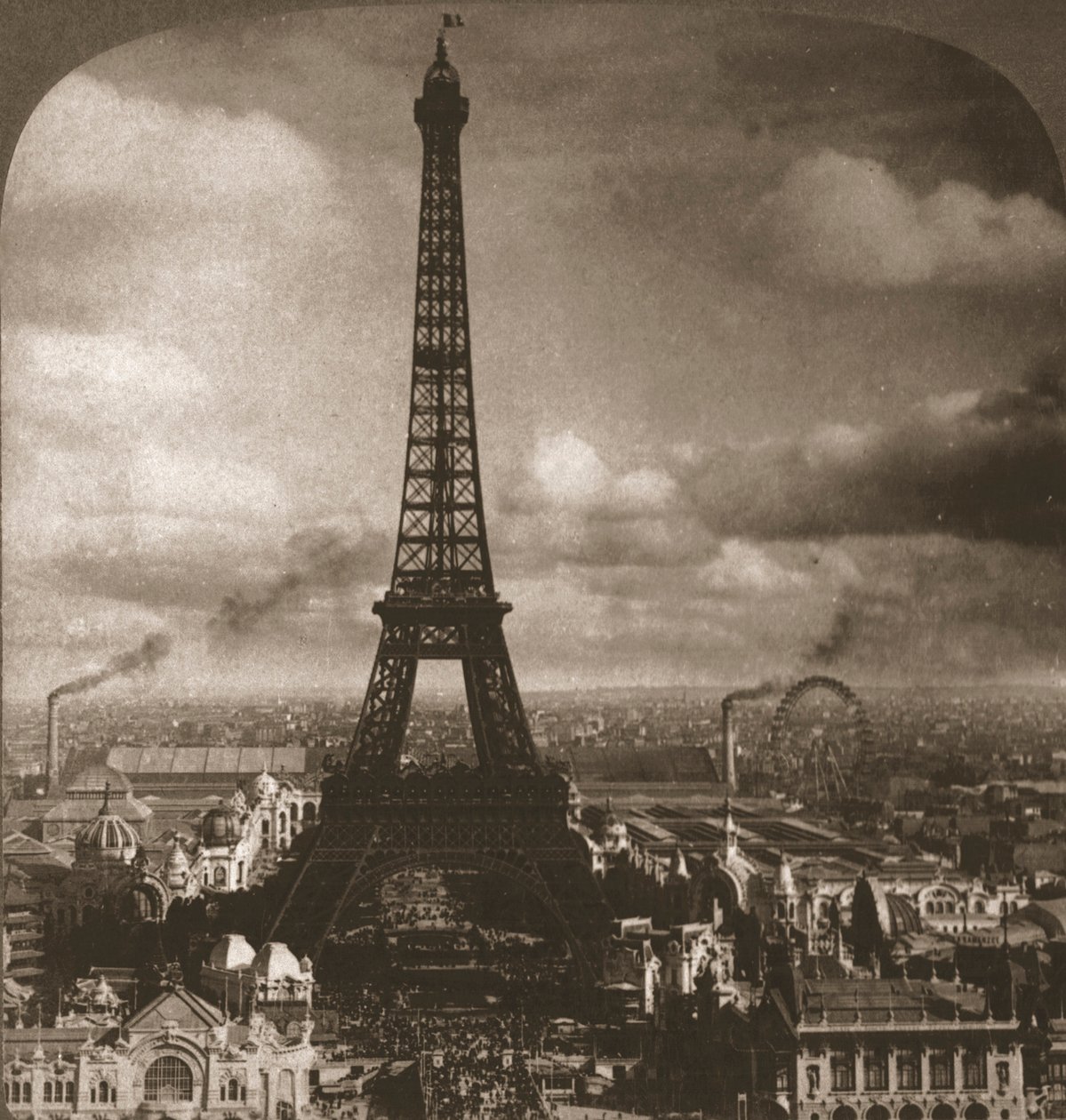 Eiffelturm, 300 Meter hoch, über die Seine vom Trocadero, Paris, Frankreich von Works and Sun Sculpture Studios