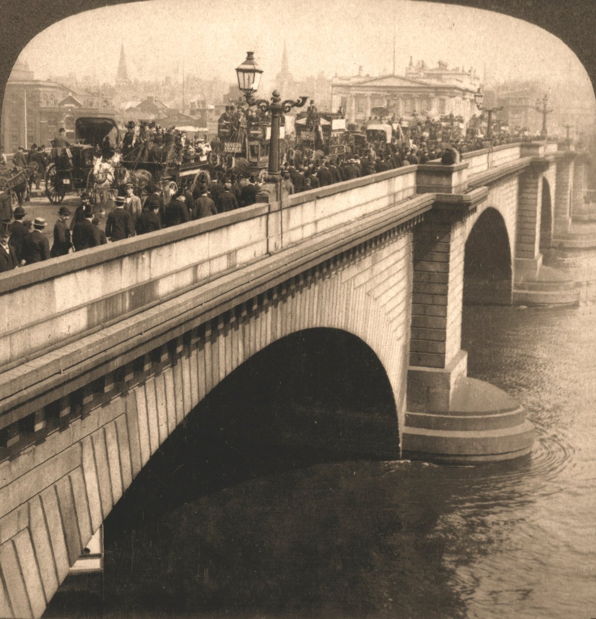 London Bridge, London, England, 1901 von Works and Sun Sculpture Studios