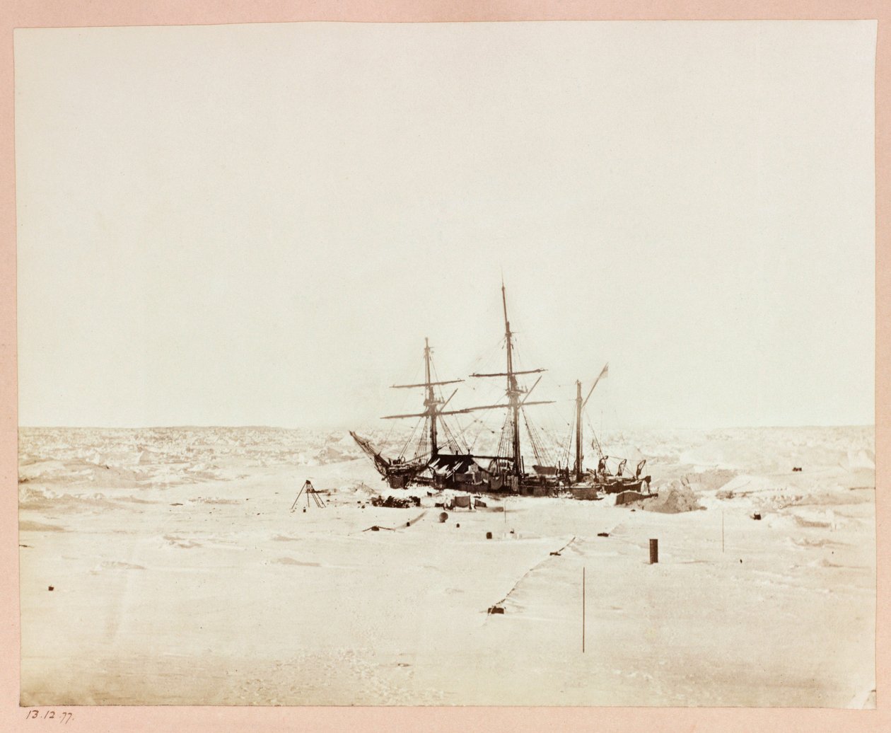 Arktische Expedition (1875-1876) des Kapitäns George Nares (1831-1915): Floeberg Beach, Alert im Winterquartier von Frederick (attr. to) Barnard